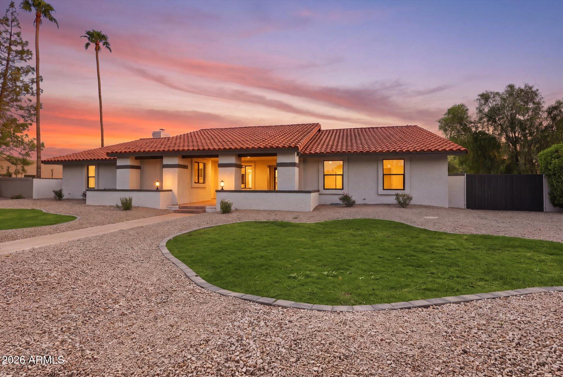 8852 S LAKESHORE Drive