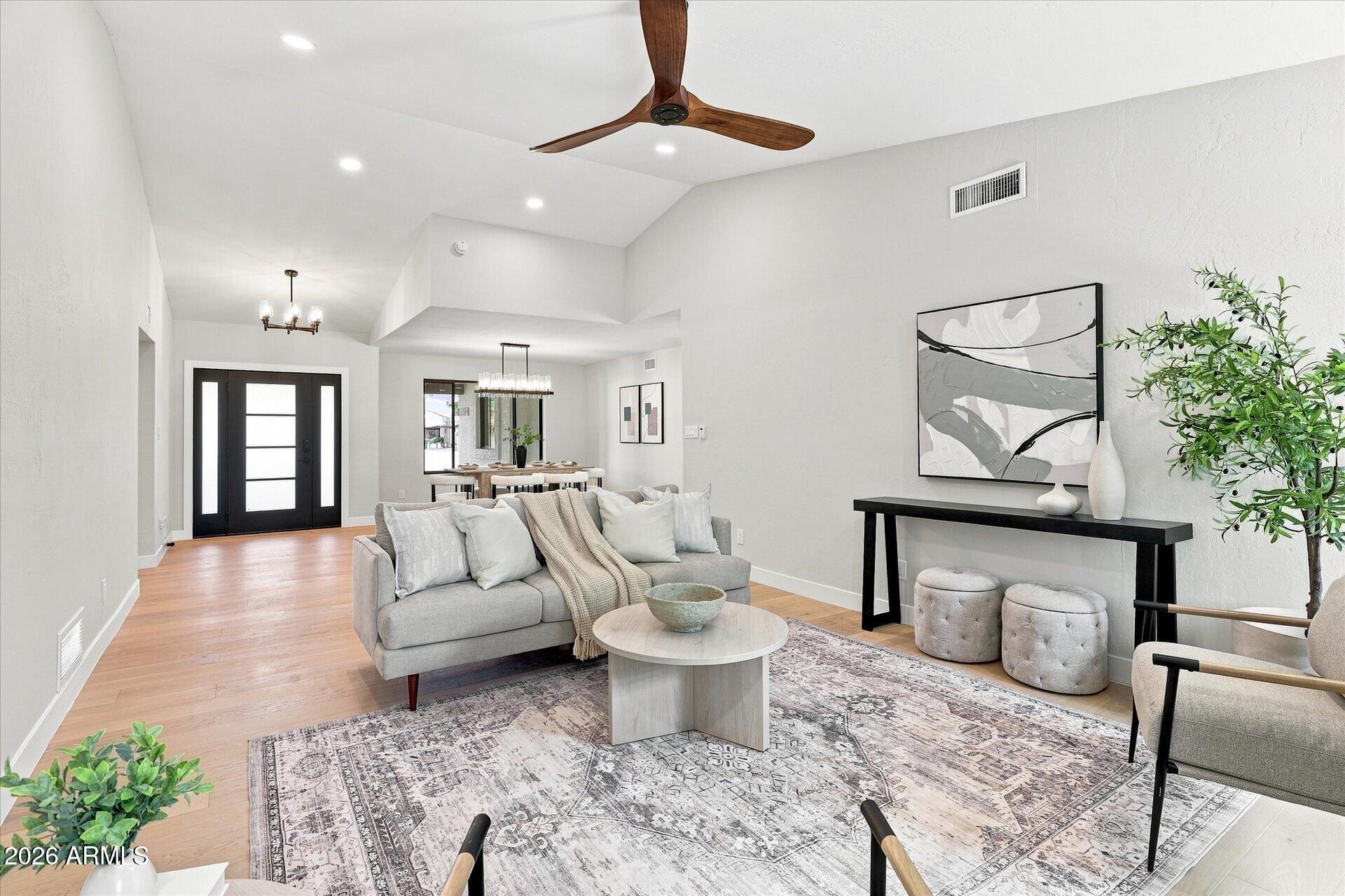 8852 S LAKESHORE Drive