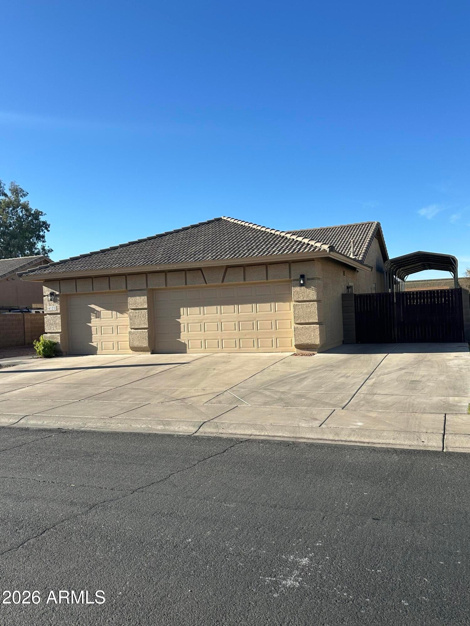 4121 W YUKON Drive