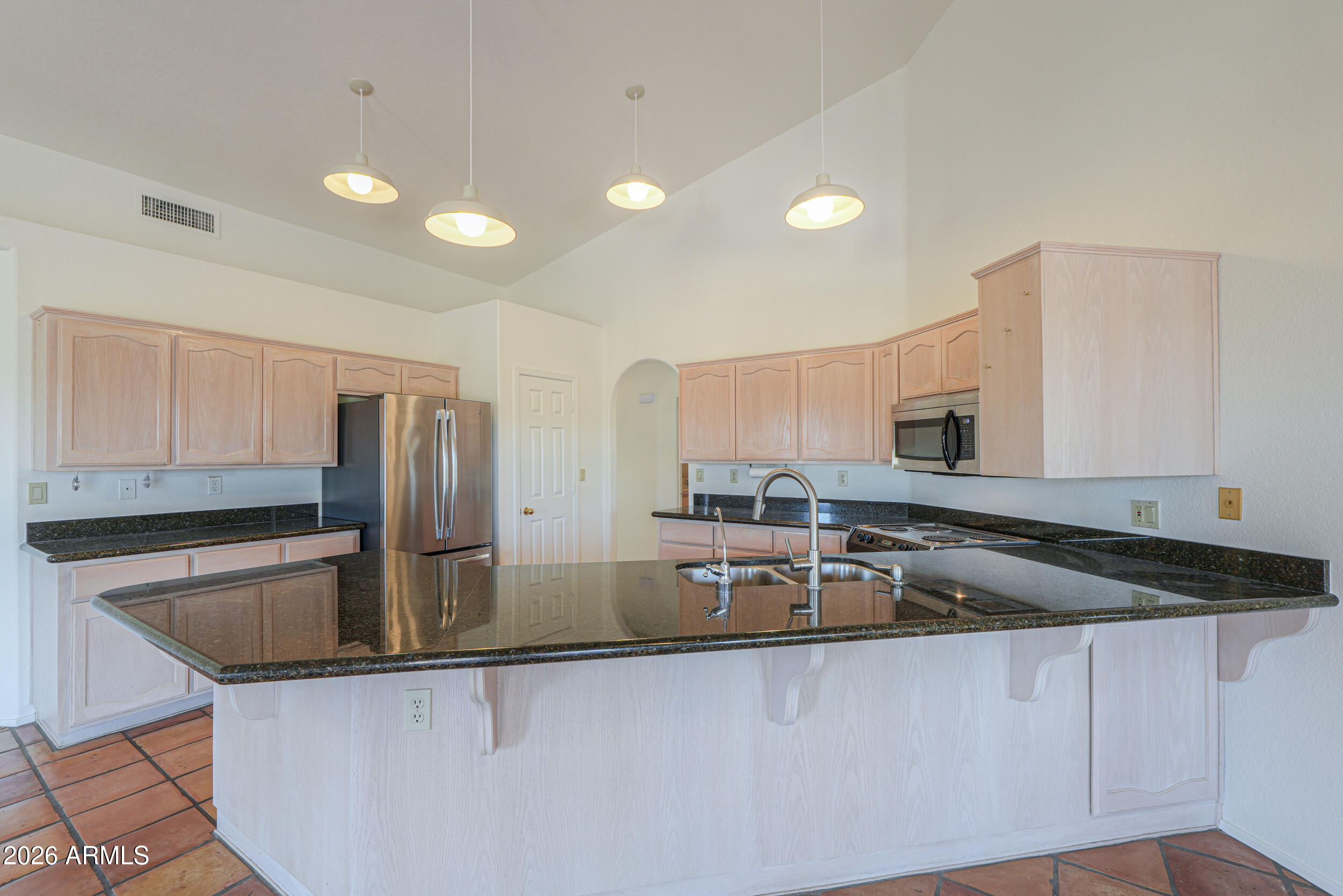 8517 N KILLDEER Place