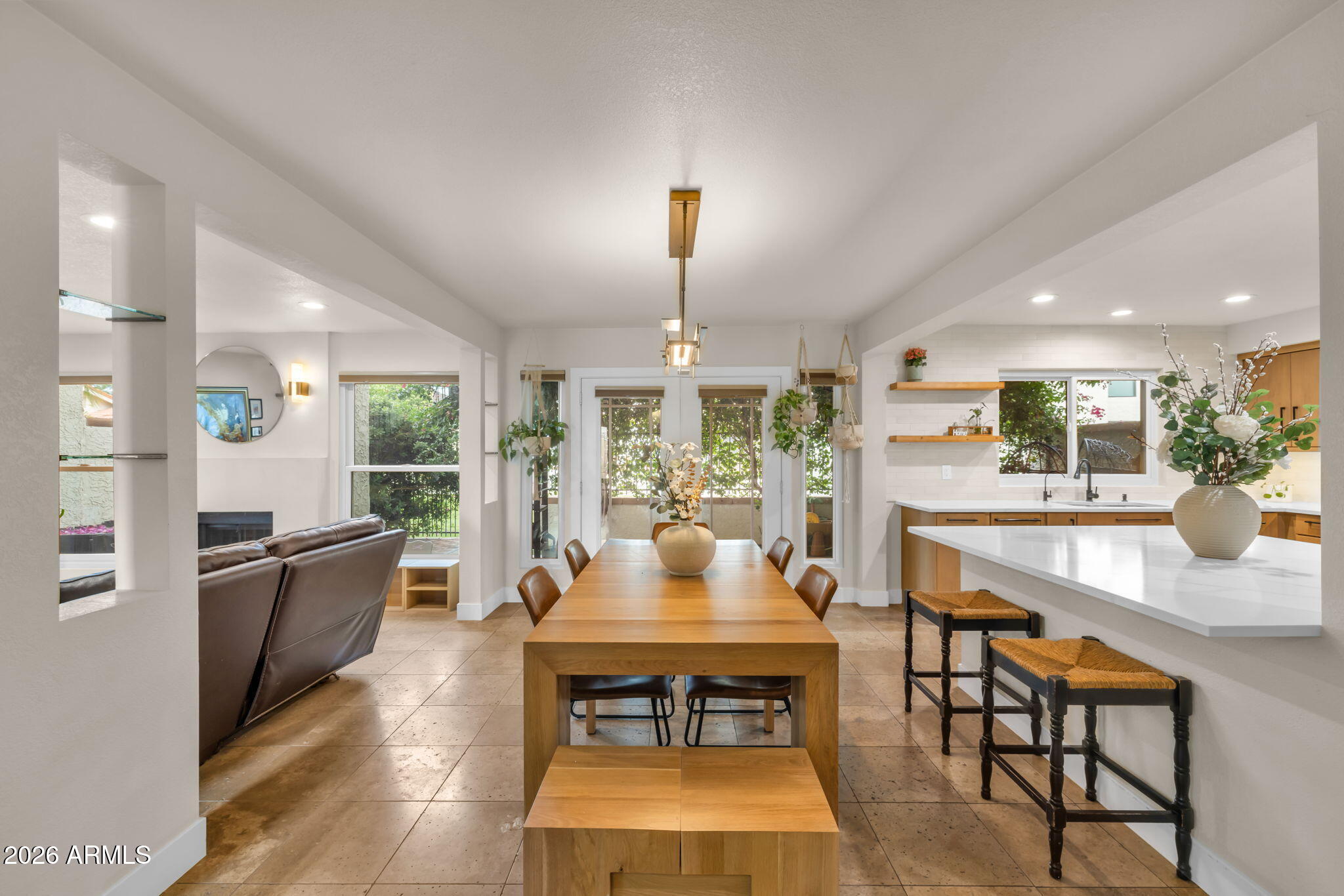 7609 N LYNN OAKS Drive