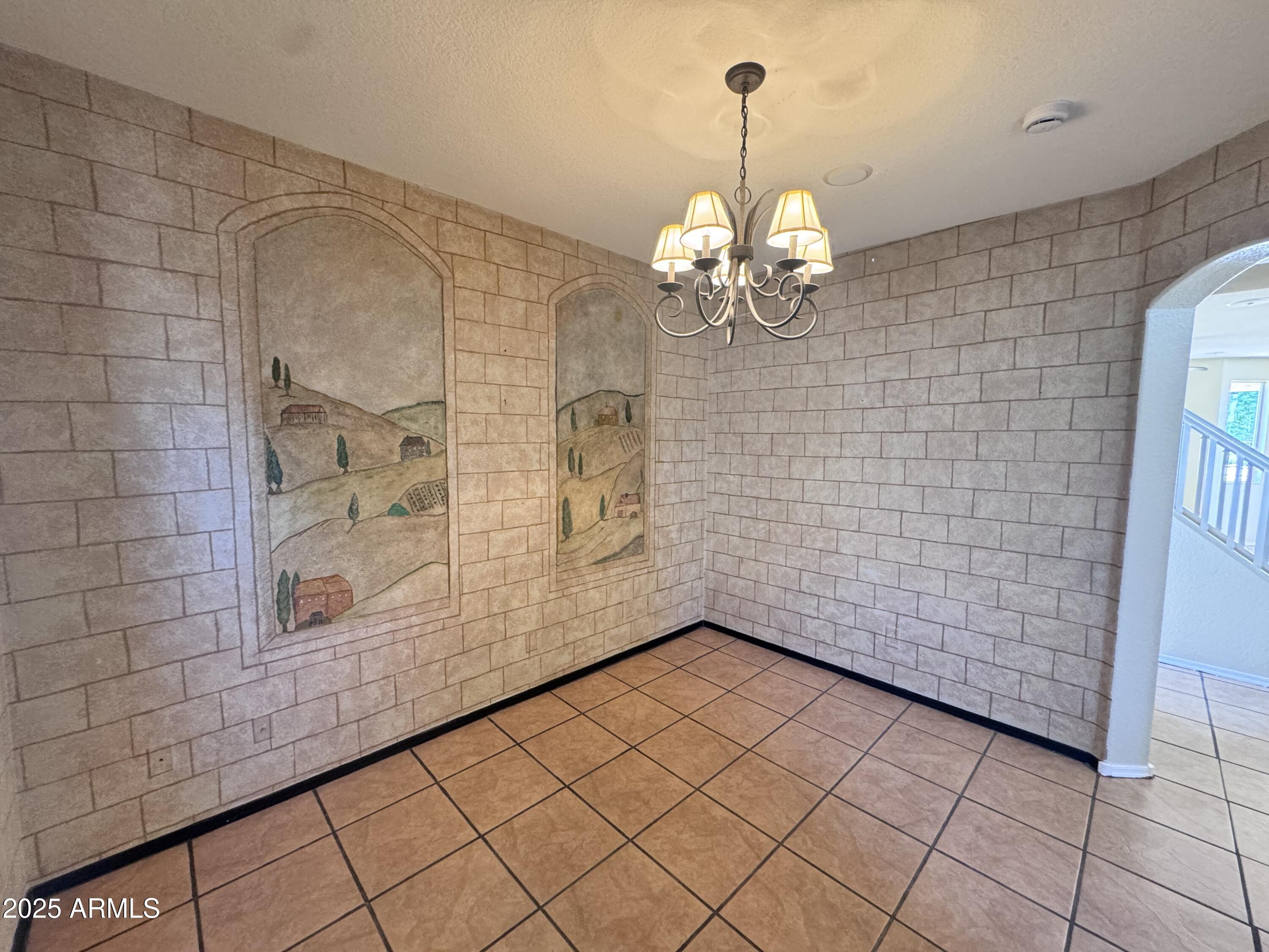 4686 E MEADOW CREEK Way