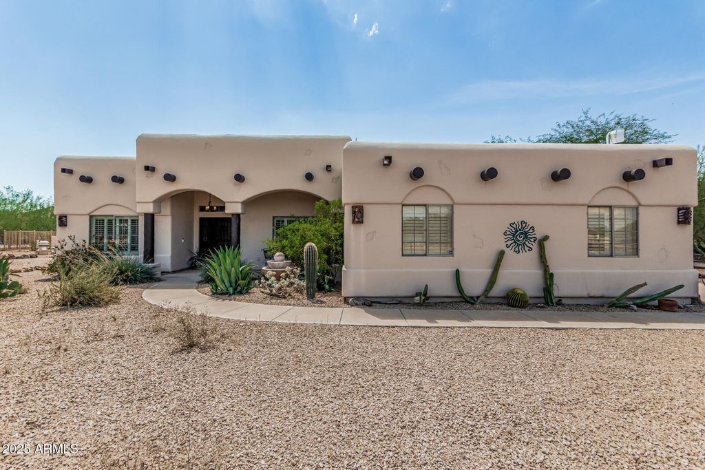 Photo of 2319 E Cavalry Road, New River, AZ 85087 (MLS # 6910703)