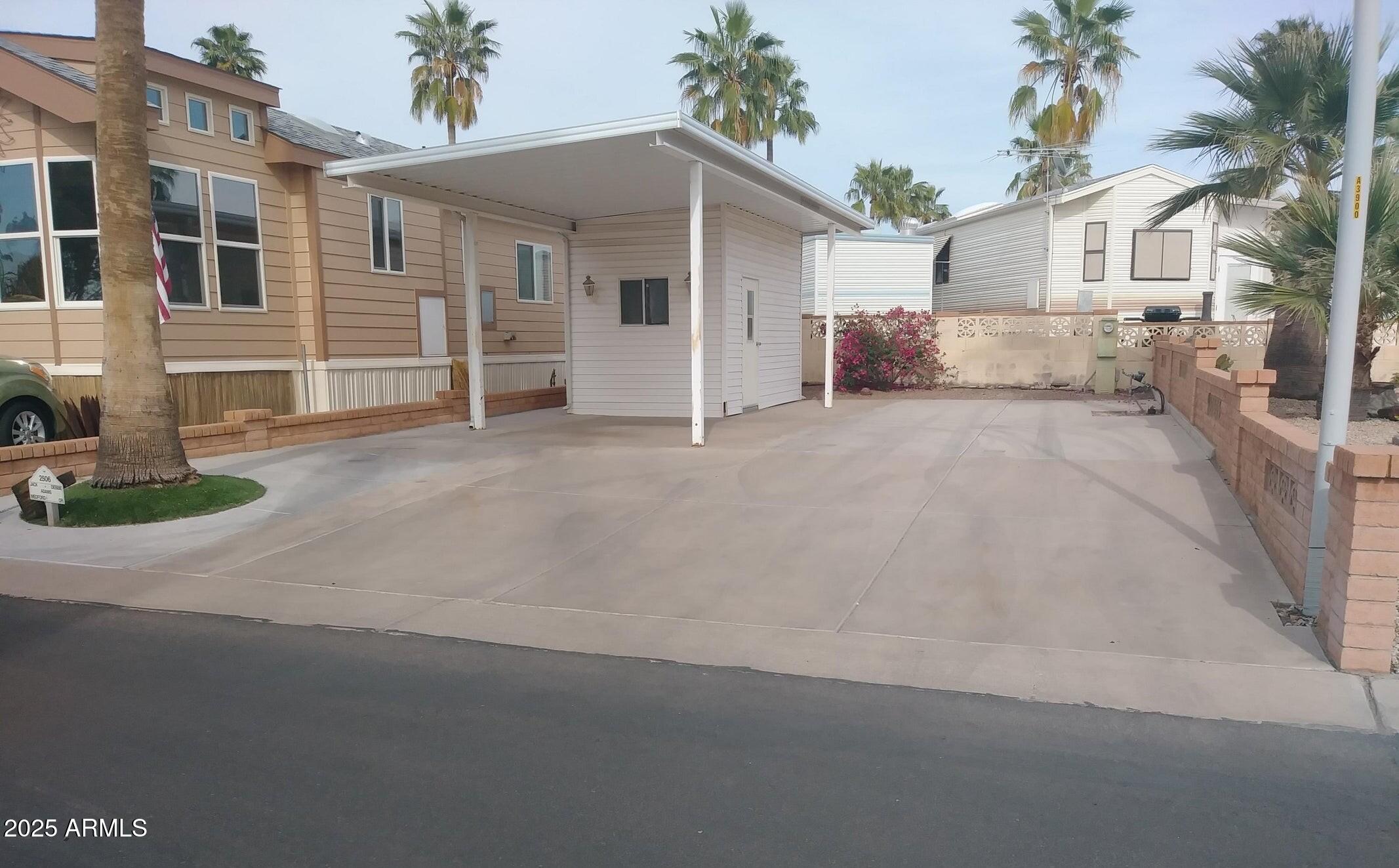 2322 W Pomo Avenue 322