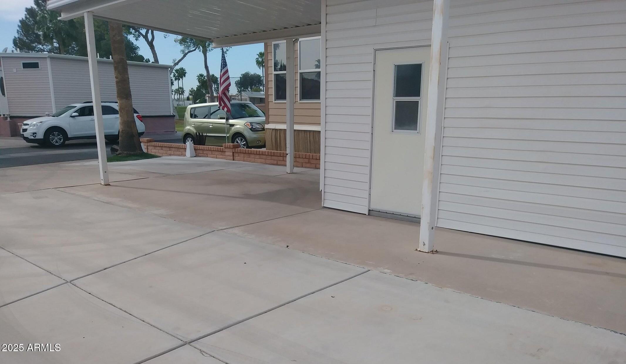 2322 W Pomo Avenue 322