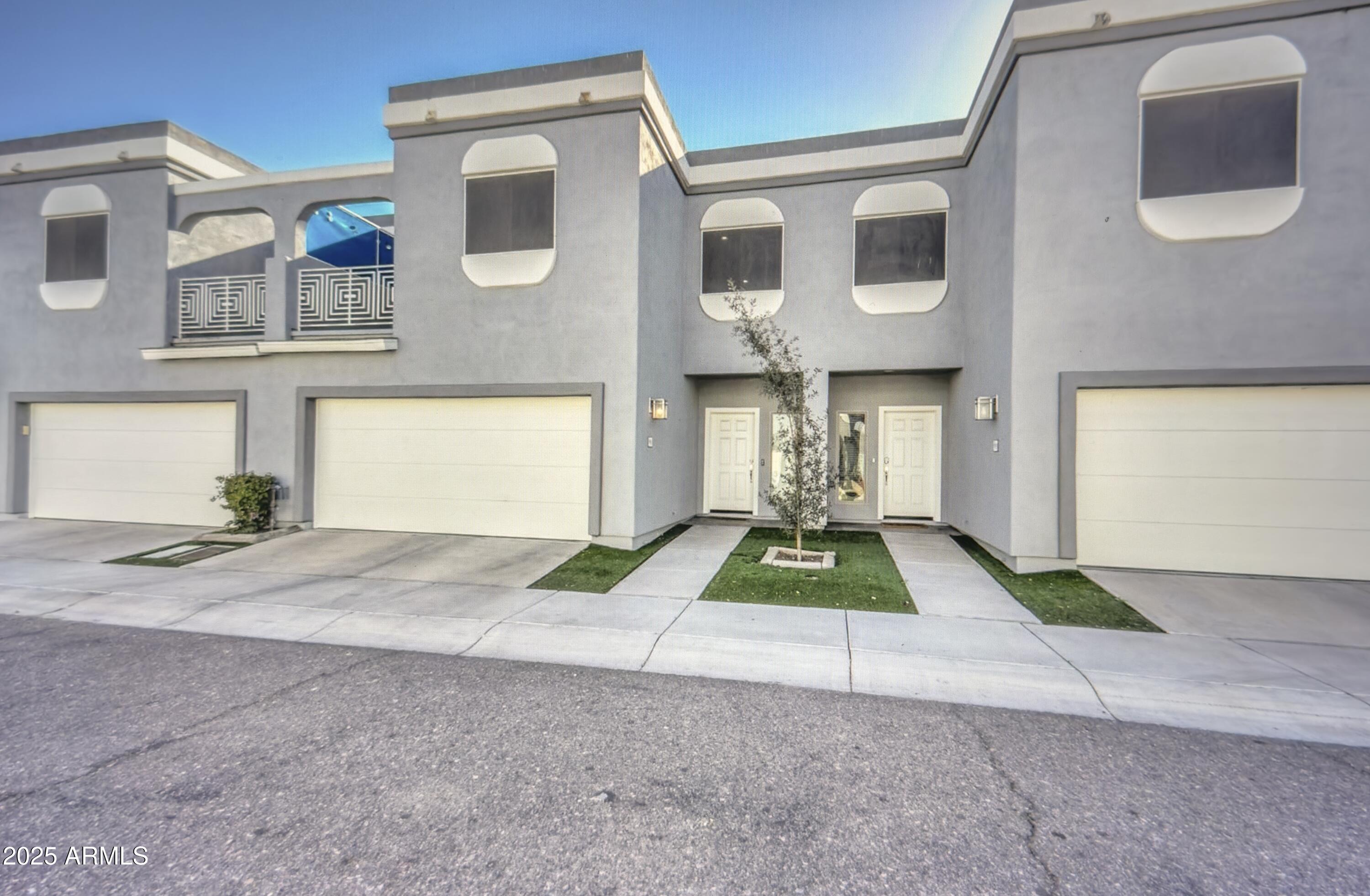 Homes 1 1851 W VERMONT Avenue