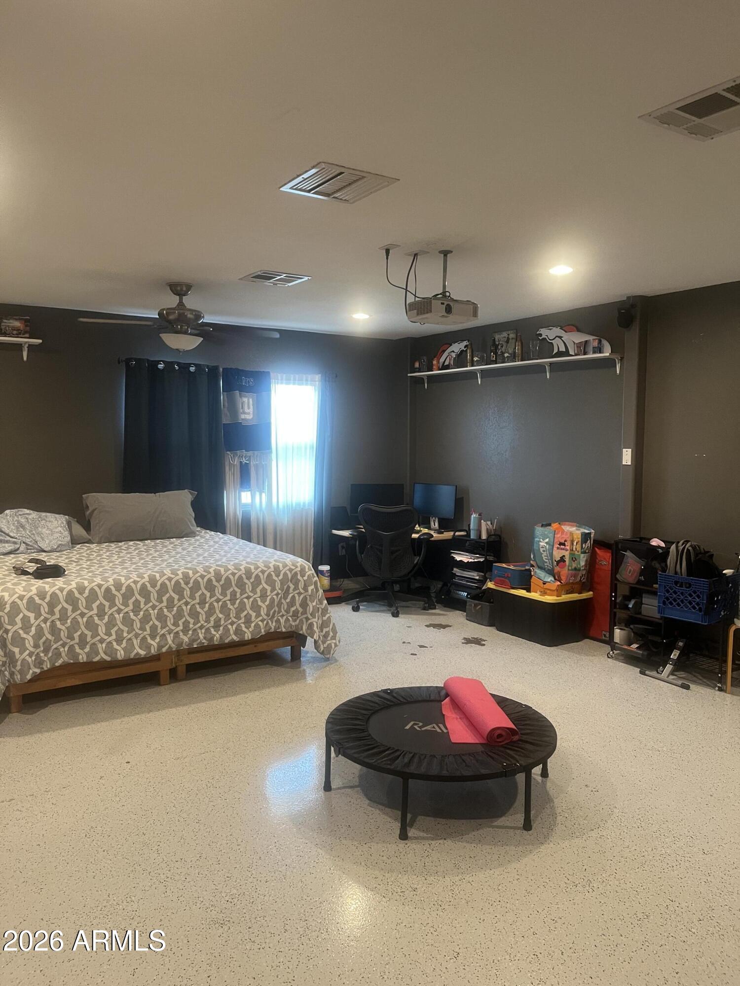 8226 W MONTECITO Avenue