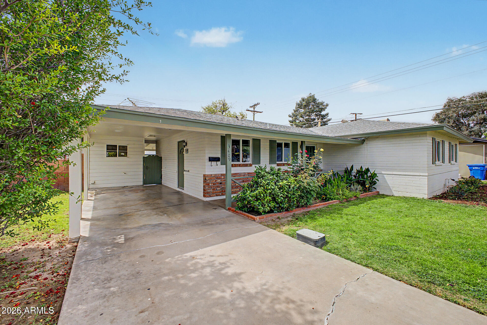 3409 E INDIANOLA Avenue