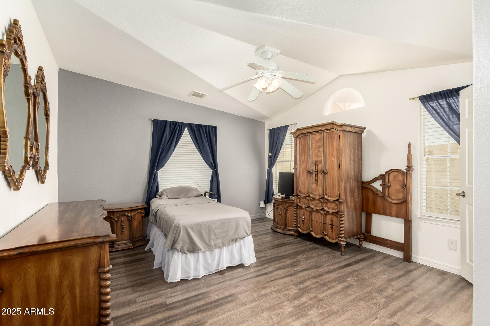 3301 S GOLDFIELD Road 2097