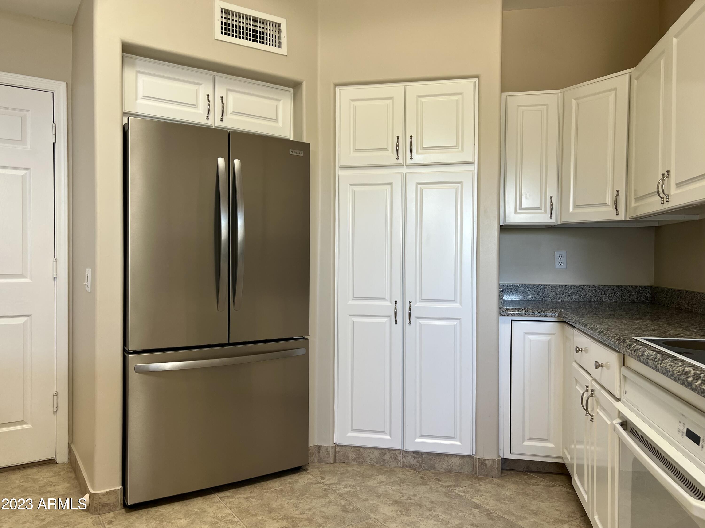 Scottsdale, Arizona 85255, United States, 2 Bedrooms Bedrooms, ,2 BathroomsBathrooms,Residential,Pending,219596