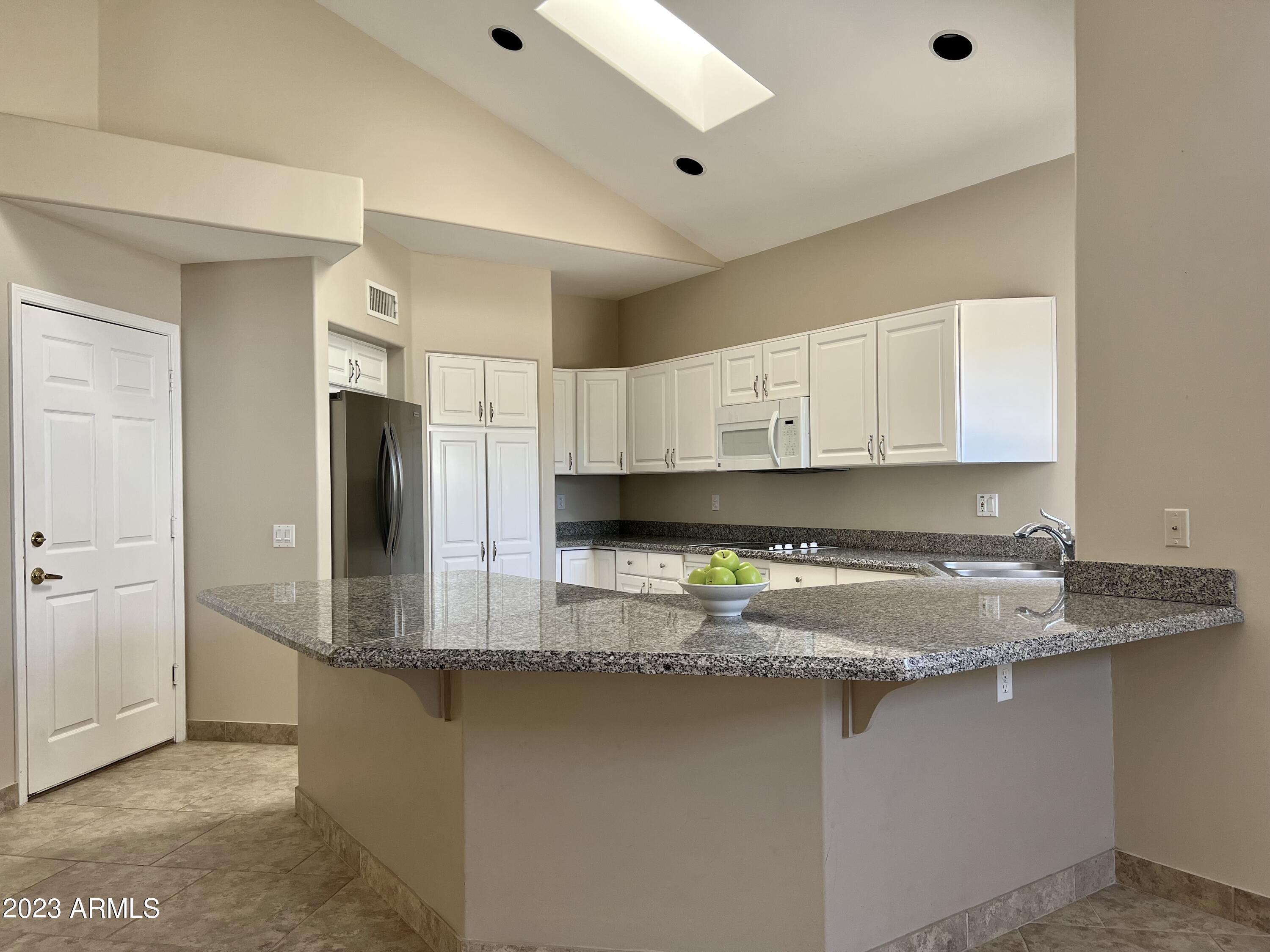 Scottsdale, Arizona 85255, United States, 2 Bedrooms Bedrooms, ,2 BathroomsBathrooms,Residential,Pending,219596