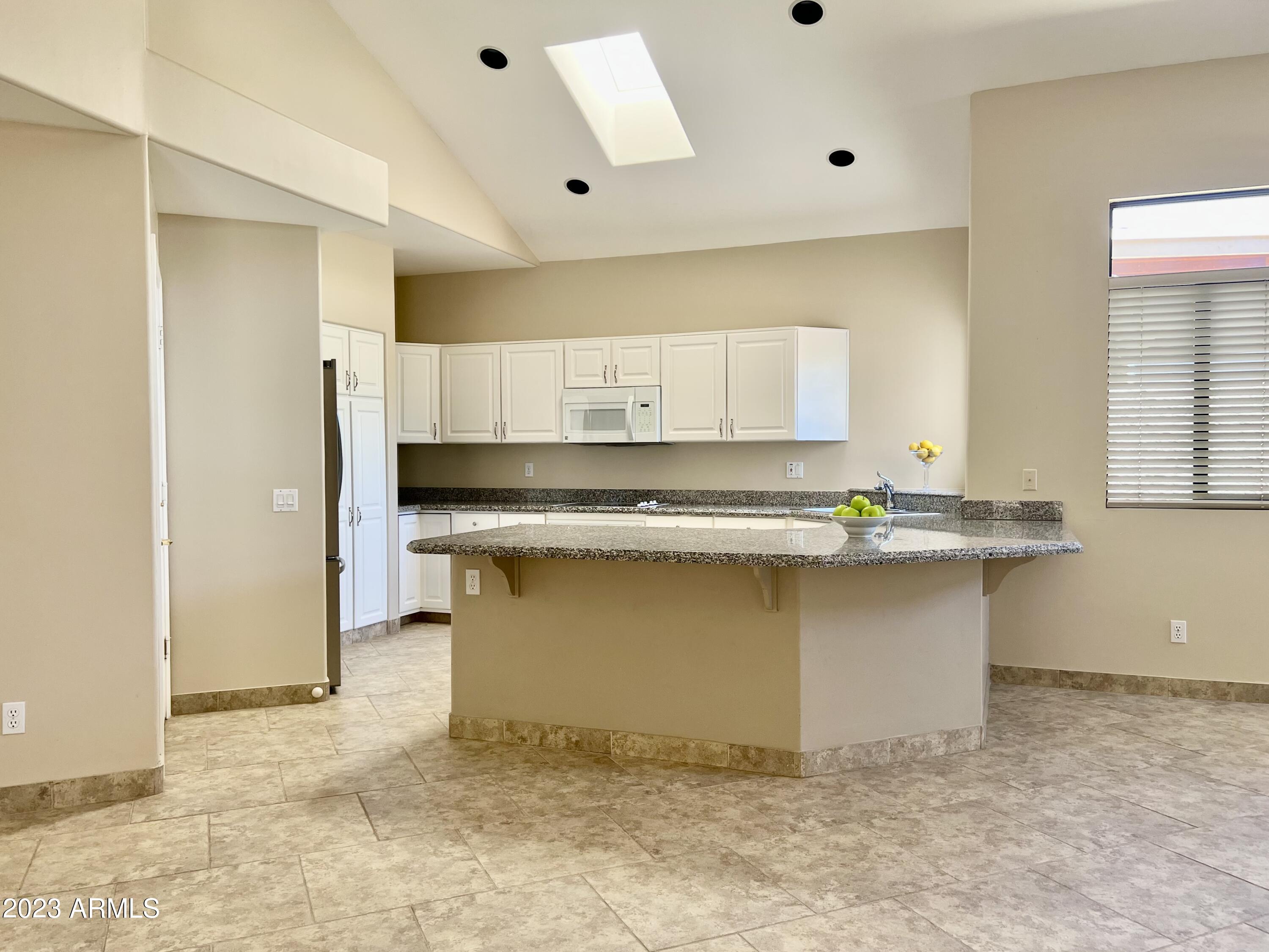 Scottsdale, Arizona 85255, United States, 2 Bedrooms Bedrooms, ,2 BathroomsBathrooms,Residential,Pending,219596