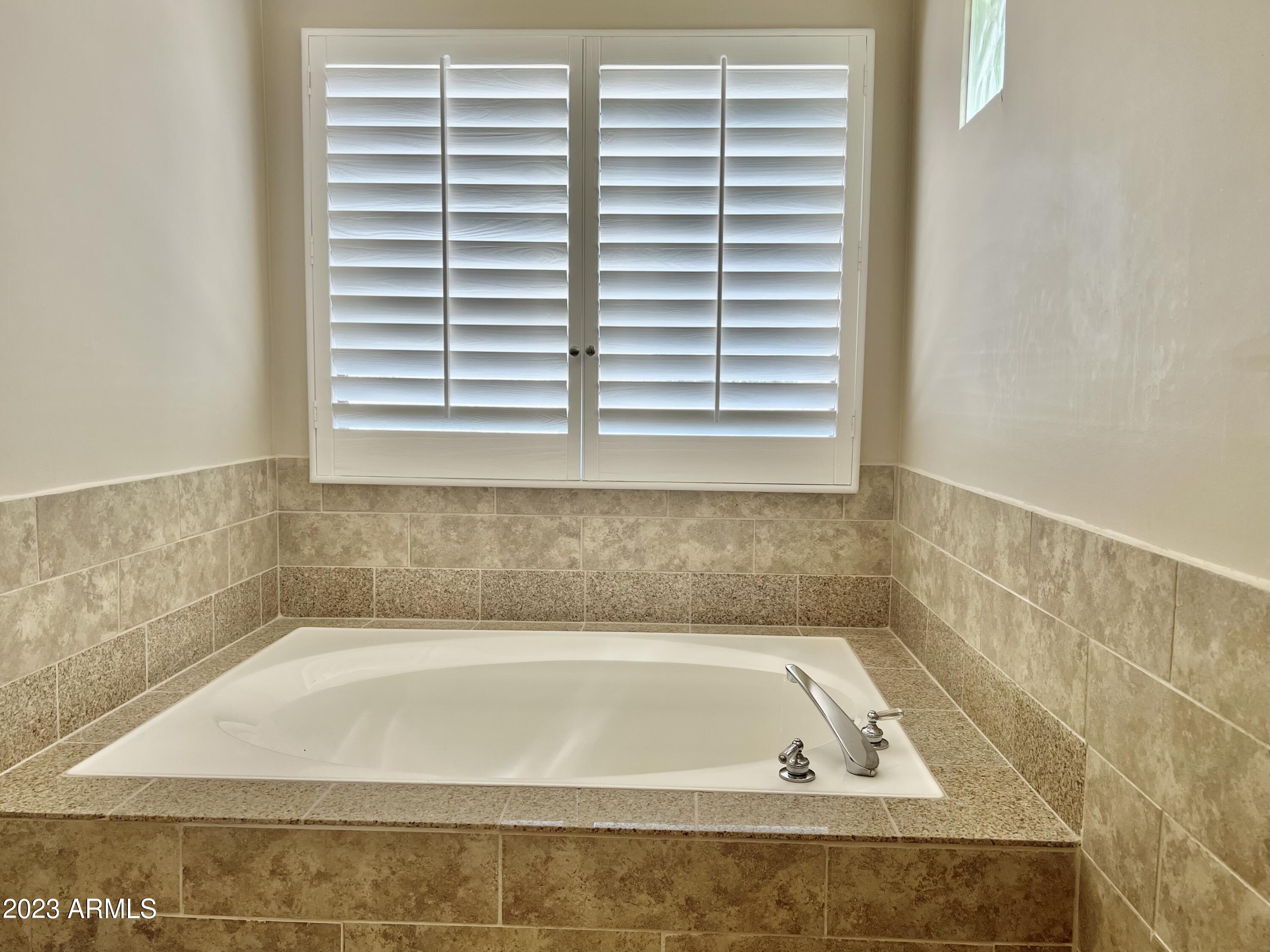 Scottsdale, Arizona 85255, United States, 2 Bedrooms Bedrooms, ,2 BathroomsBathrooms,Residential,Pending,219596