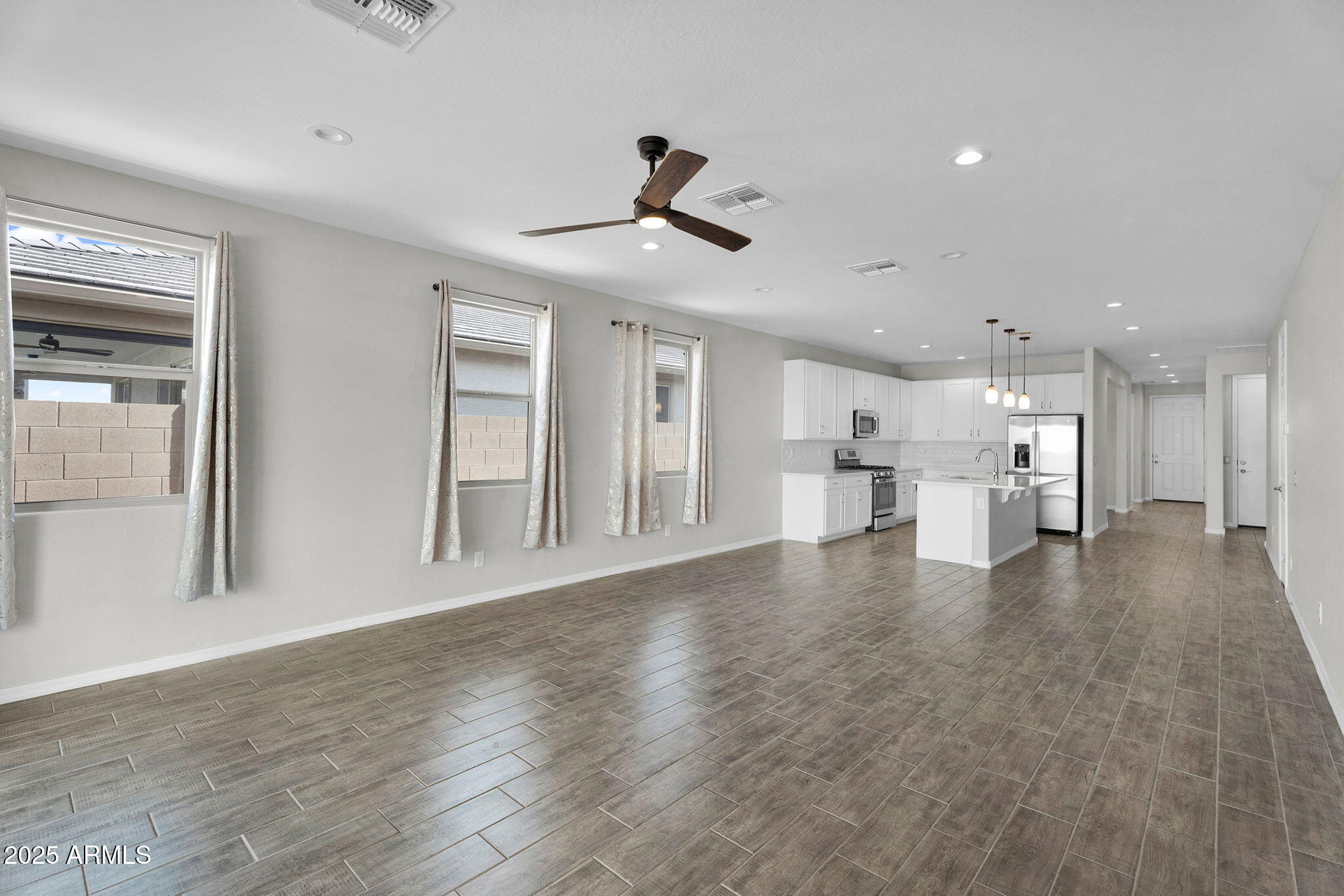 18570 W HONEYSUCKLE Drive