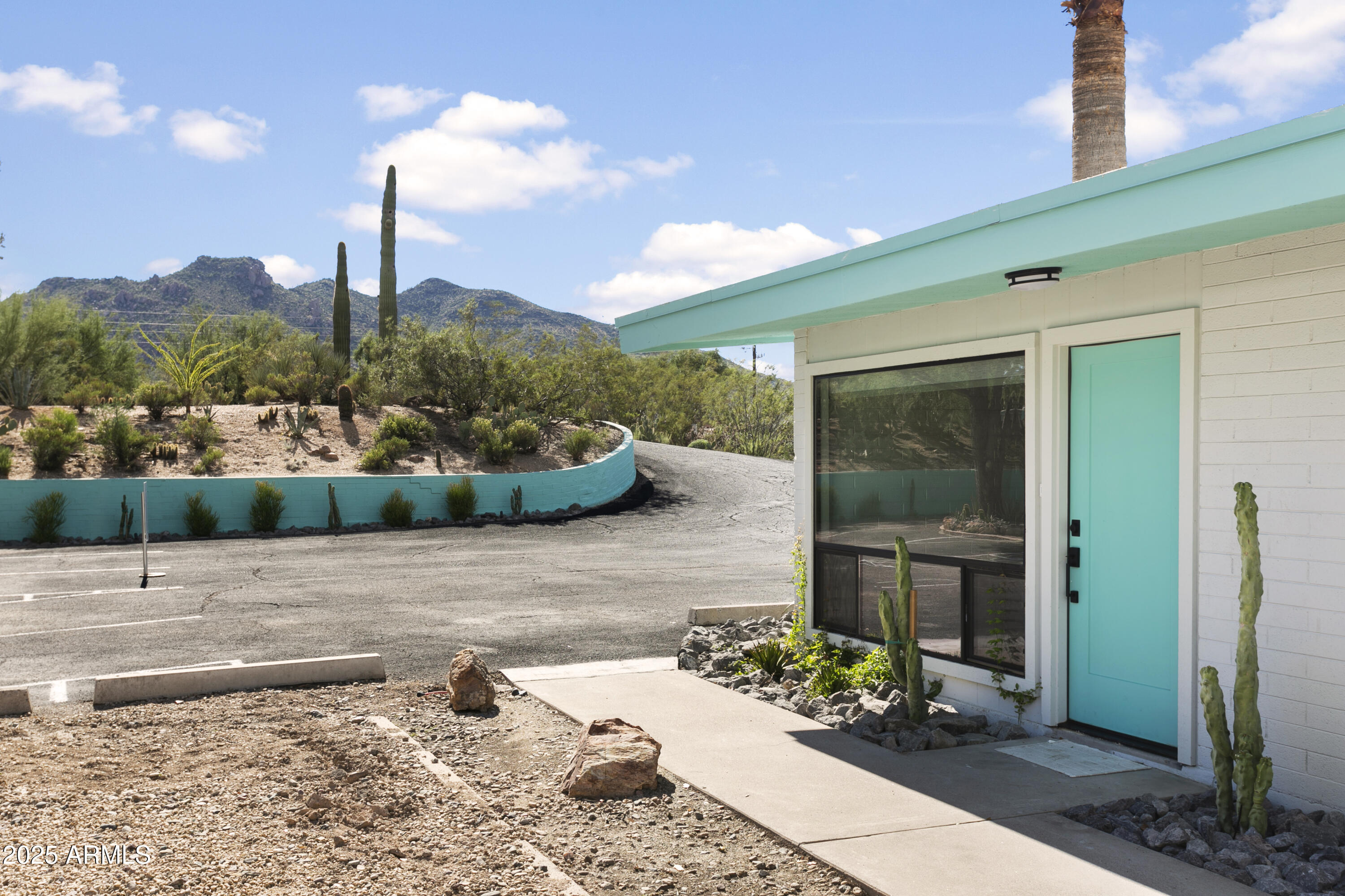 7440 E CAVE CREEK Road