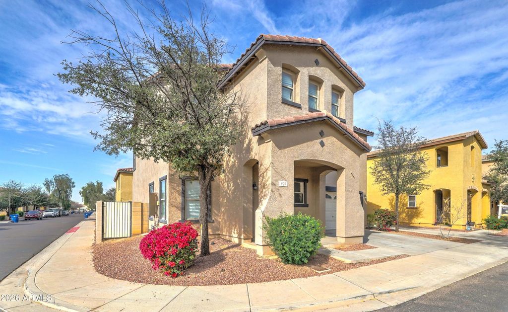 Photo of 802 N 111th Drive, Avondale, AZ 85323 (MLS # 6979122)