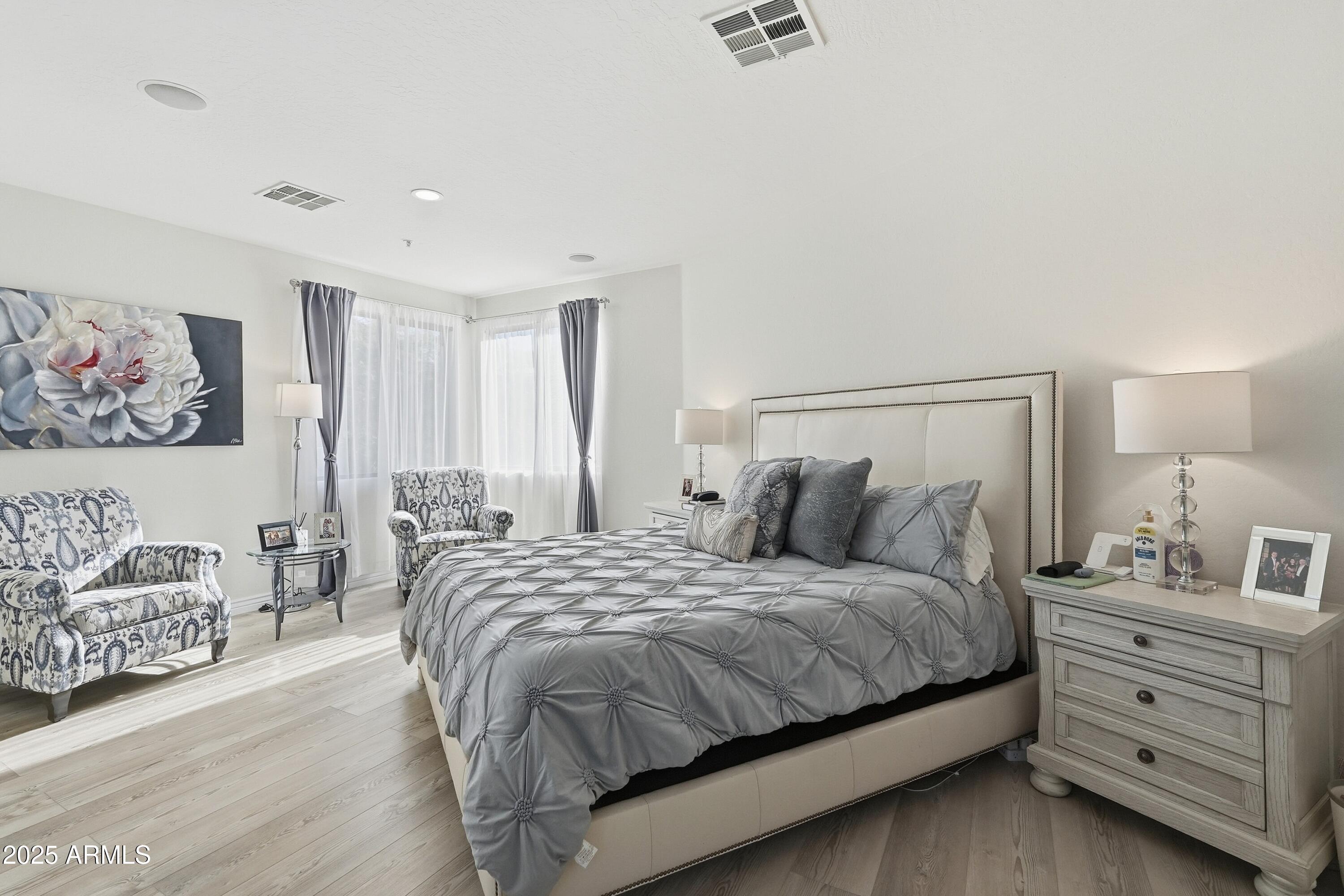 20802 N GRAYHAWK Drive 1107