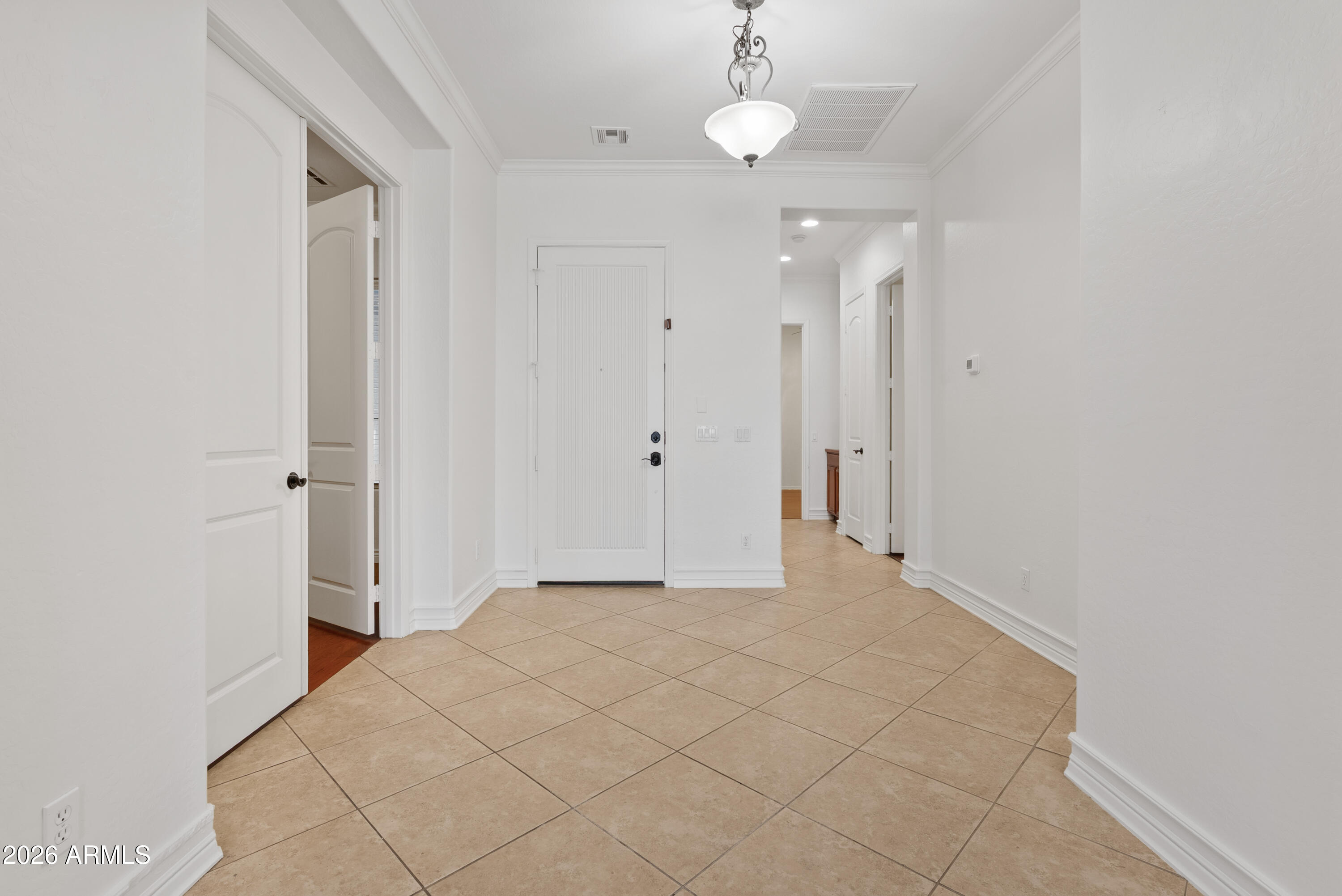 2524 E HONEYSUCKLE Place