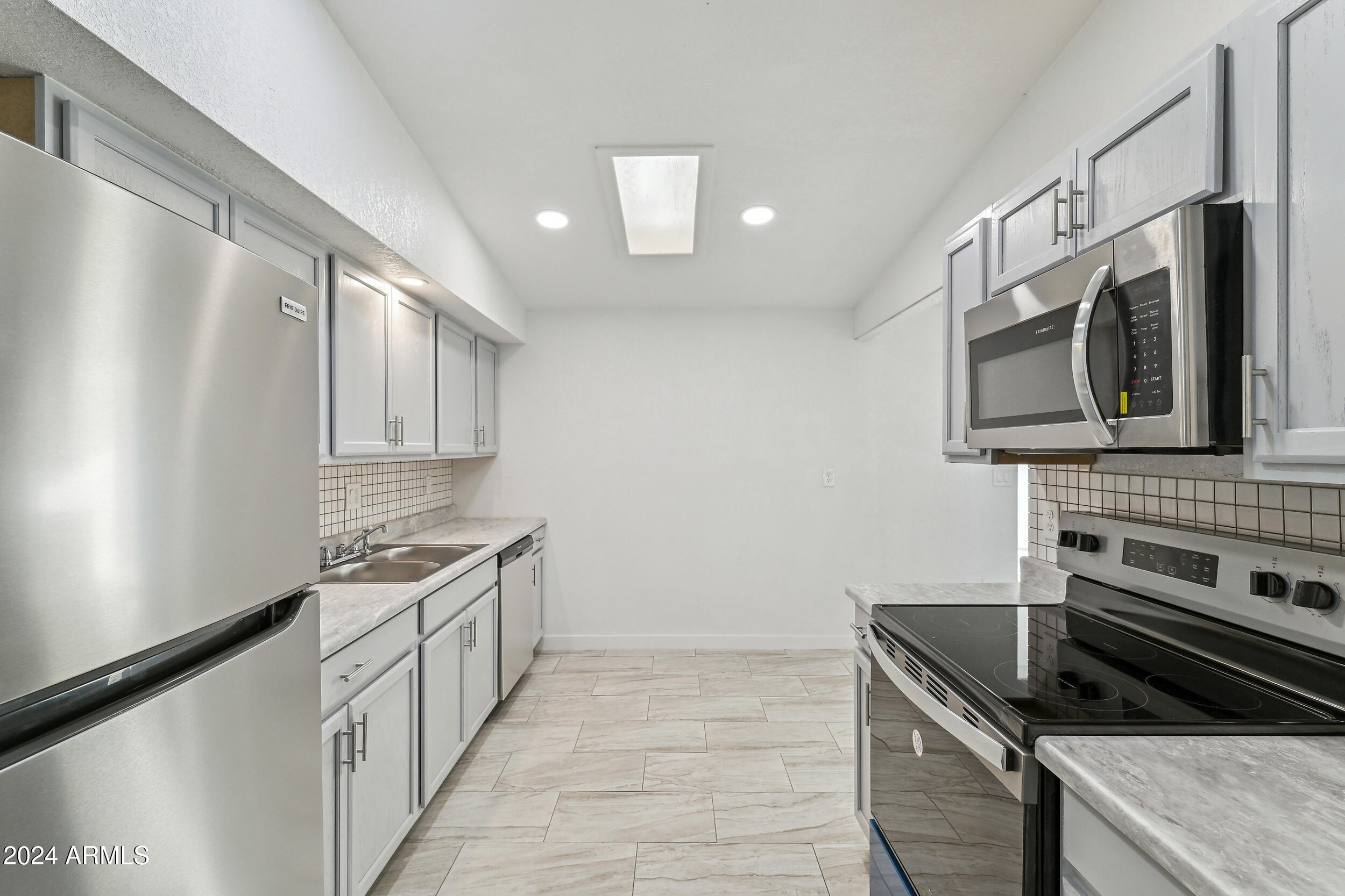 GARDEN CANYON 2 - Residential