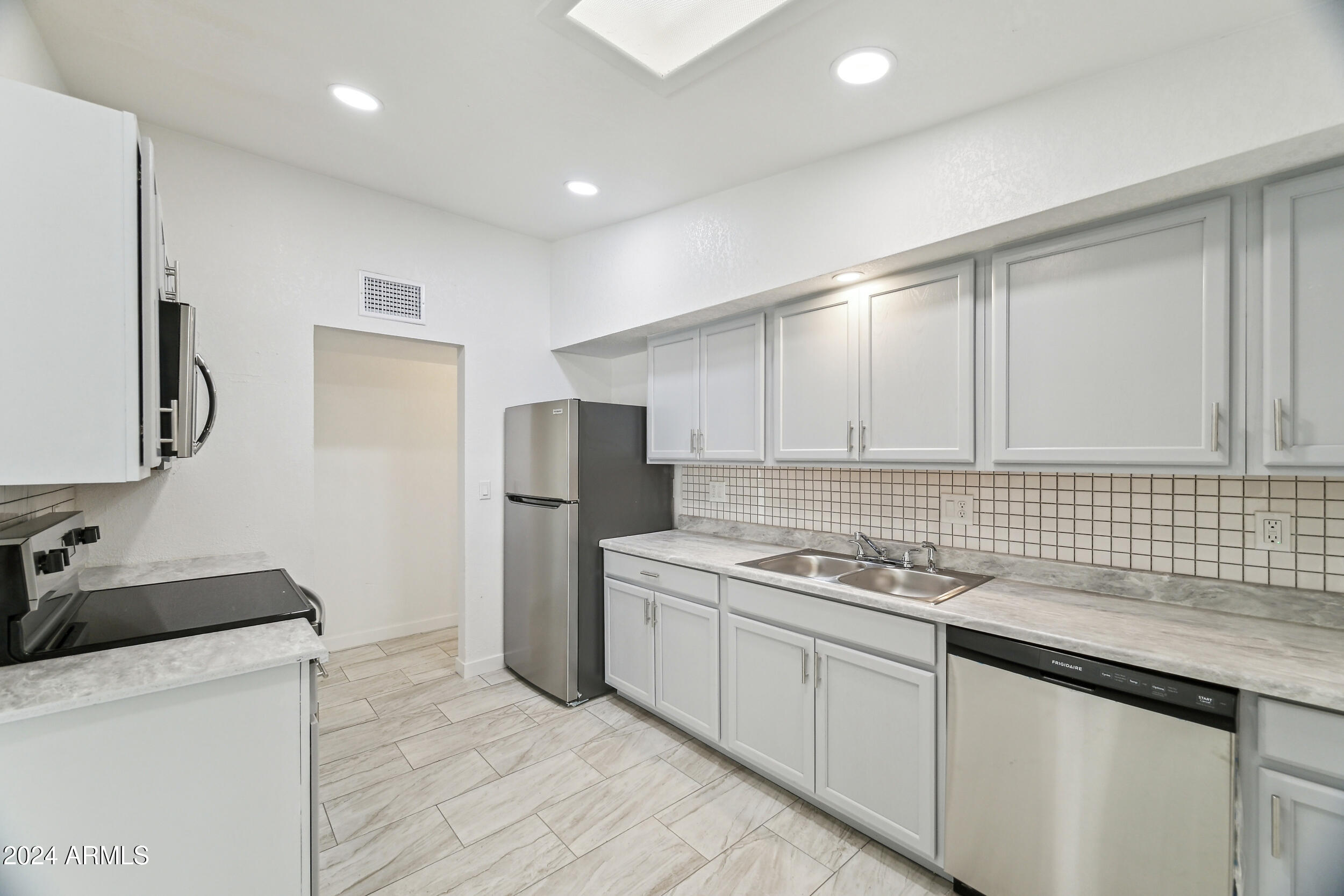 GARDEN CANYON 2 - Residential