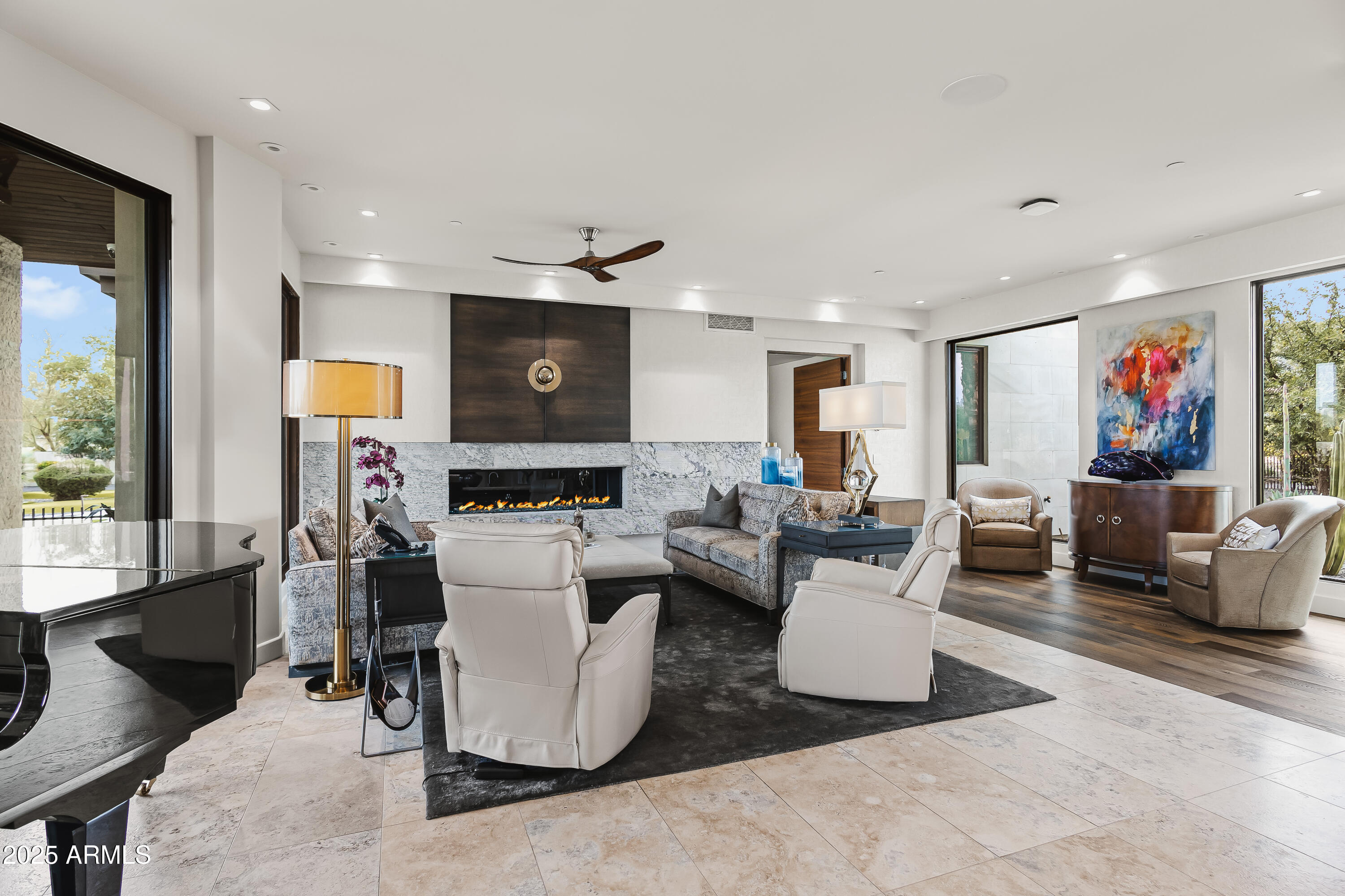 7235 N MOCKINGBIRD Lane