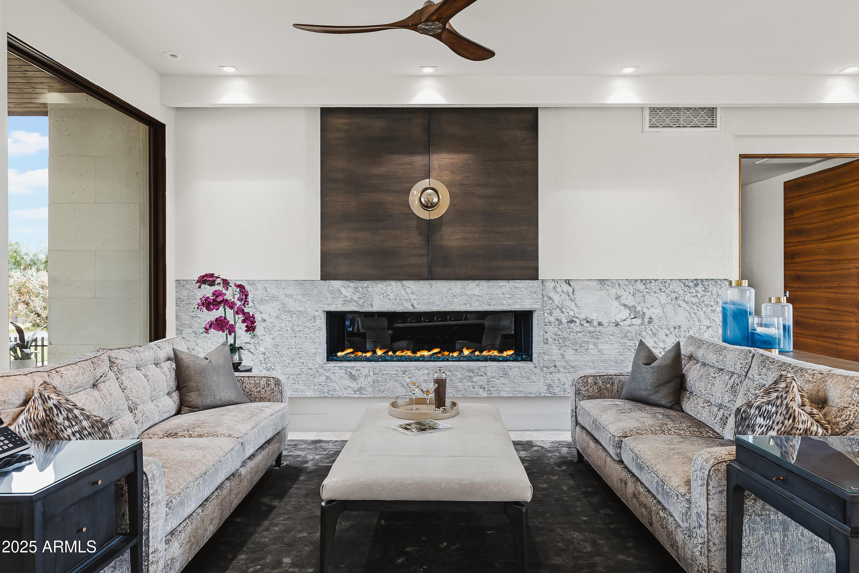 7235 N MOCKINGBIRD Lane