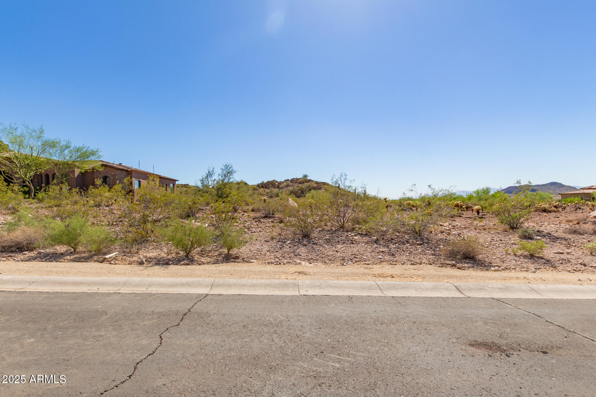 9015 W Roberta Lane