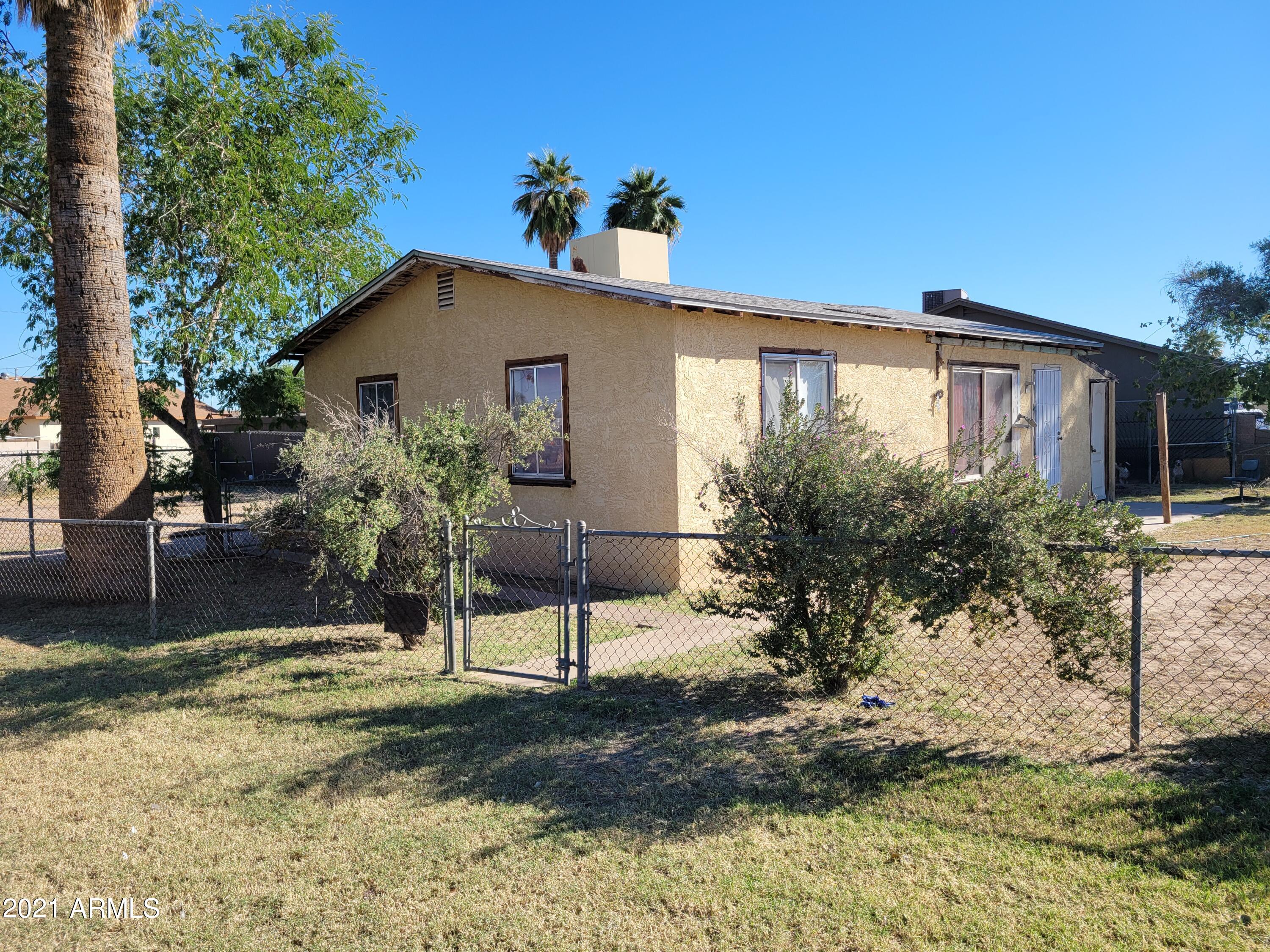 Photo 1 of 12 — 1324 W SUNLAND Avenue, Phoenix, AZ 85041