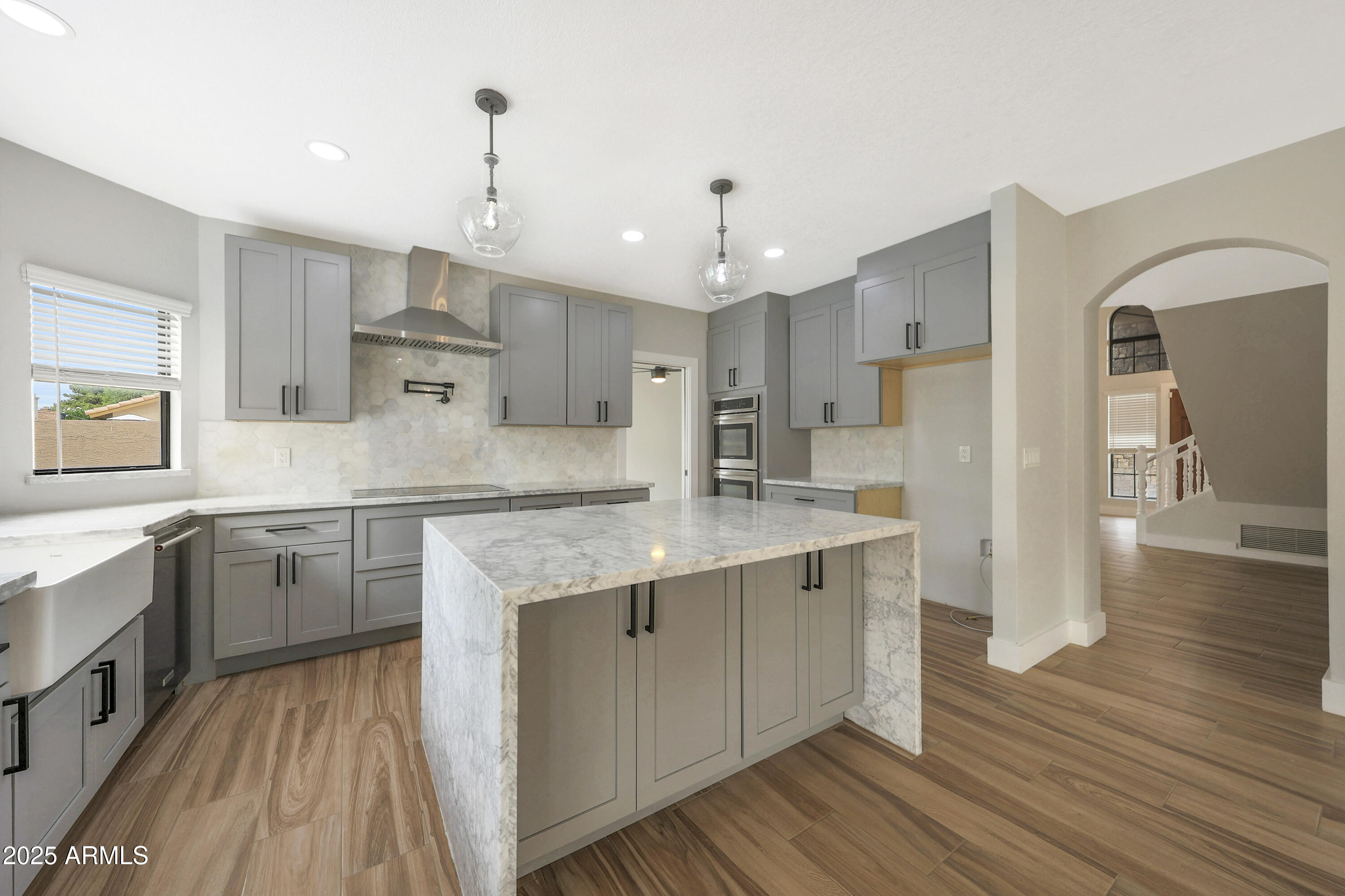 8938 S FOREST Avenue