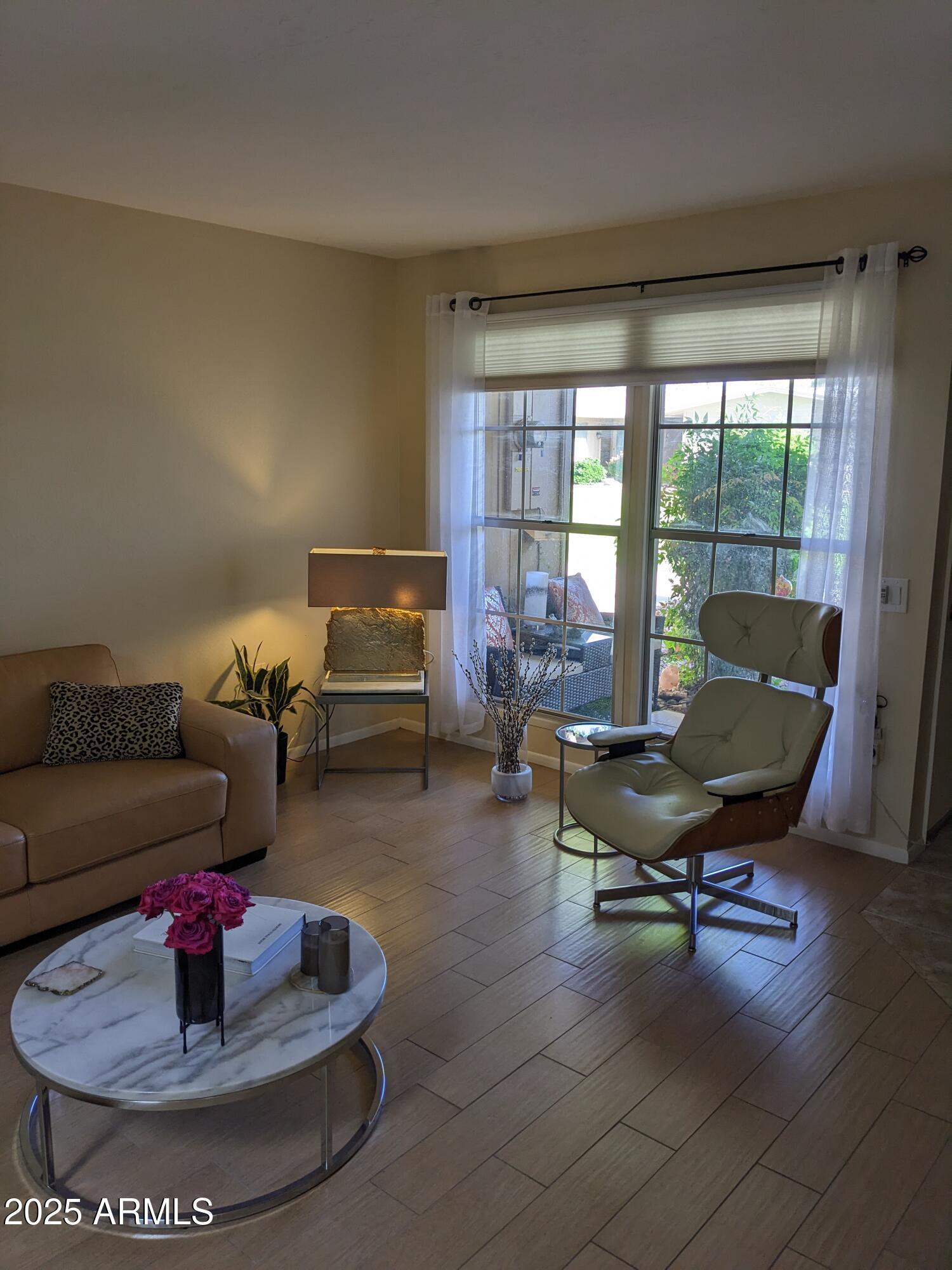 10585 W PALMERAS Drive H