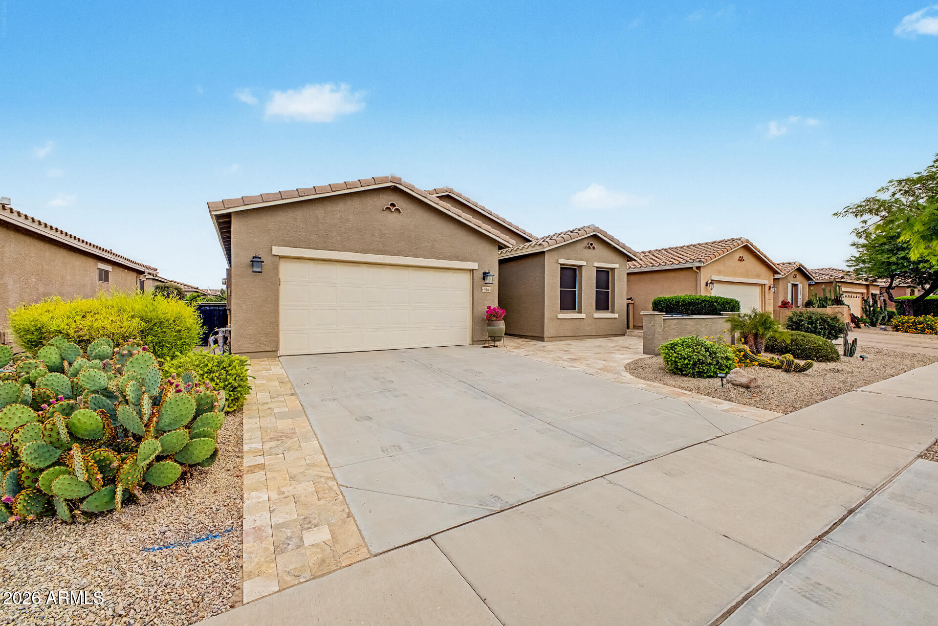 2606 E SAN PAULO Drive