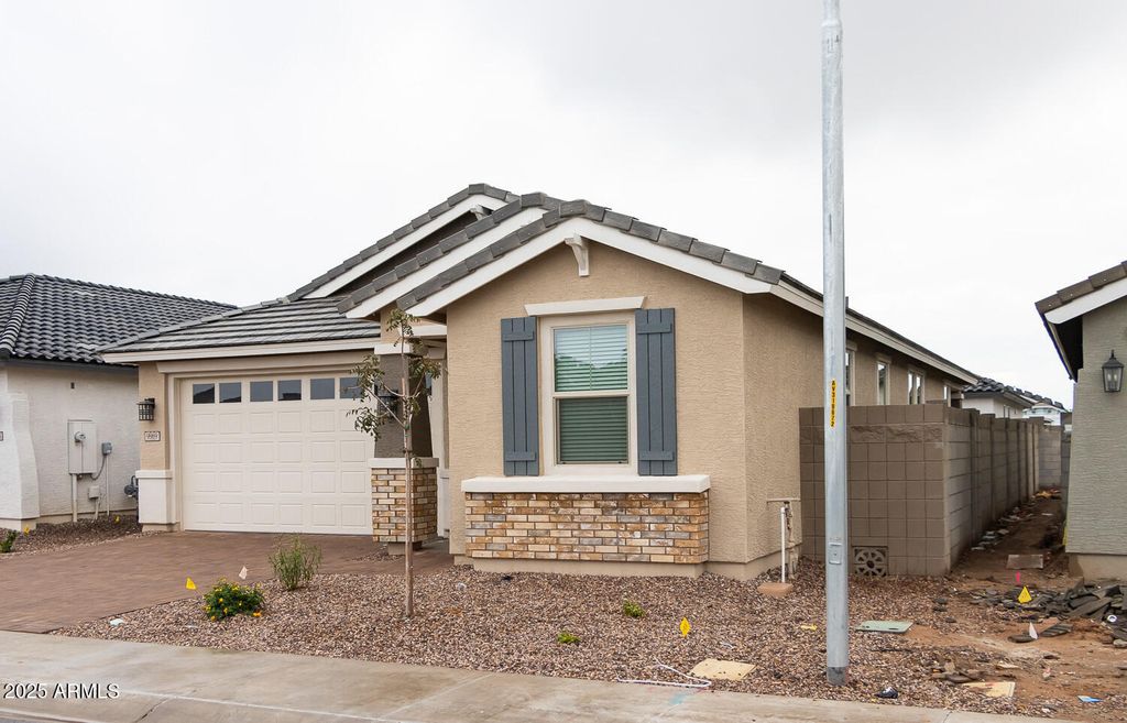 Photo of 9969 W Flower Street, Avondale, AZ 85392 (MLS # 6950874)