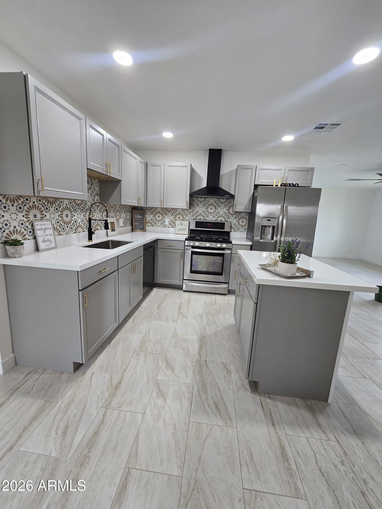 5703 W Sells Drive