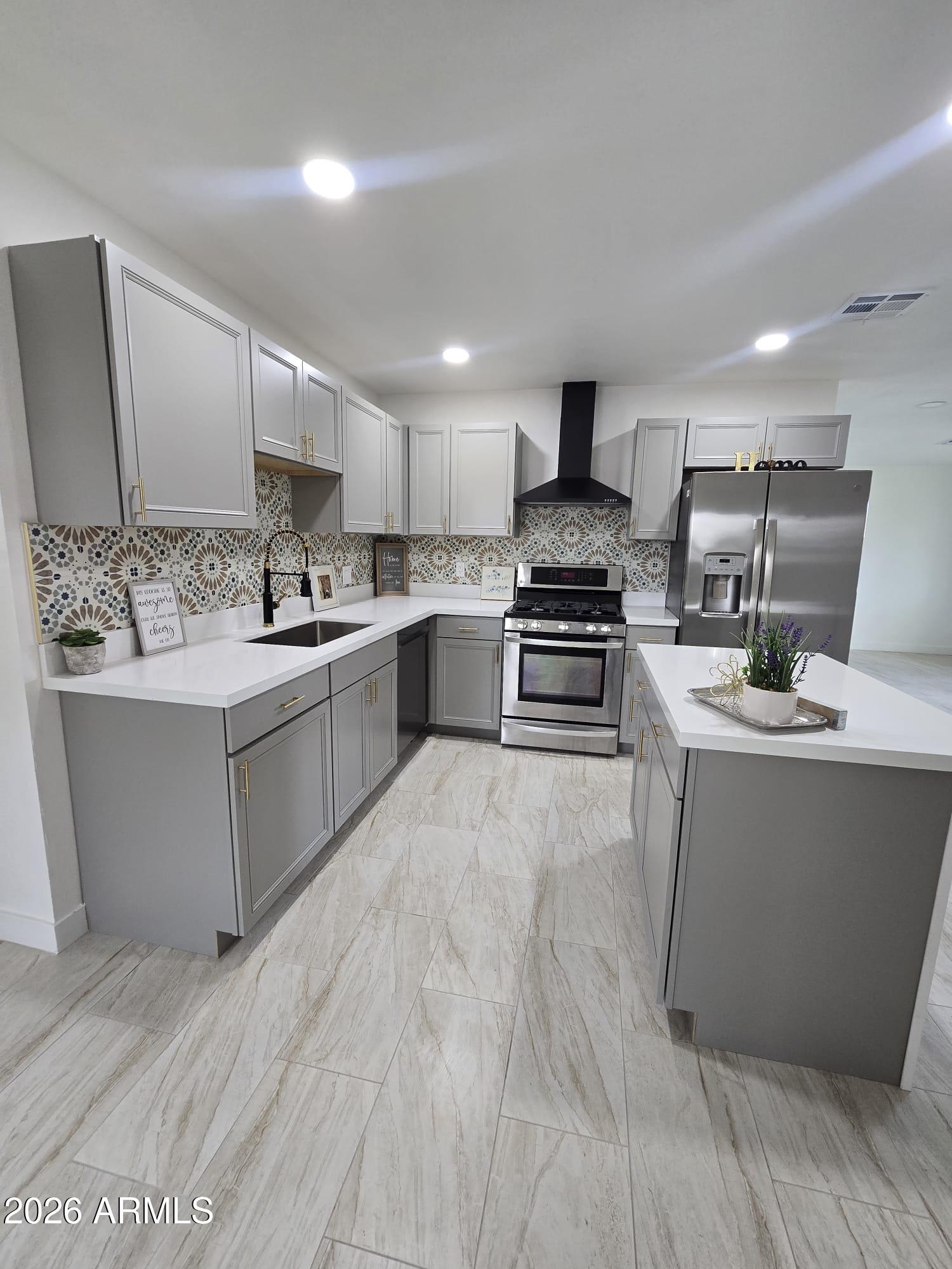 5703 W Sells Drive