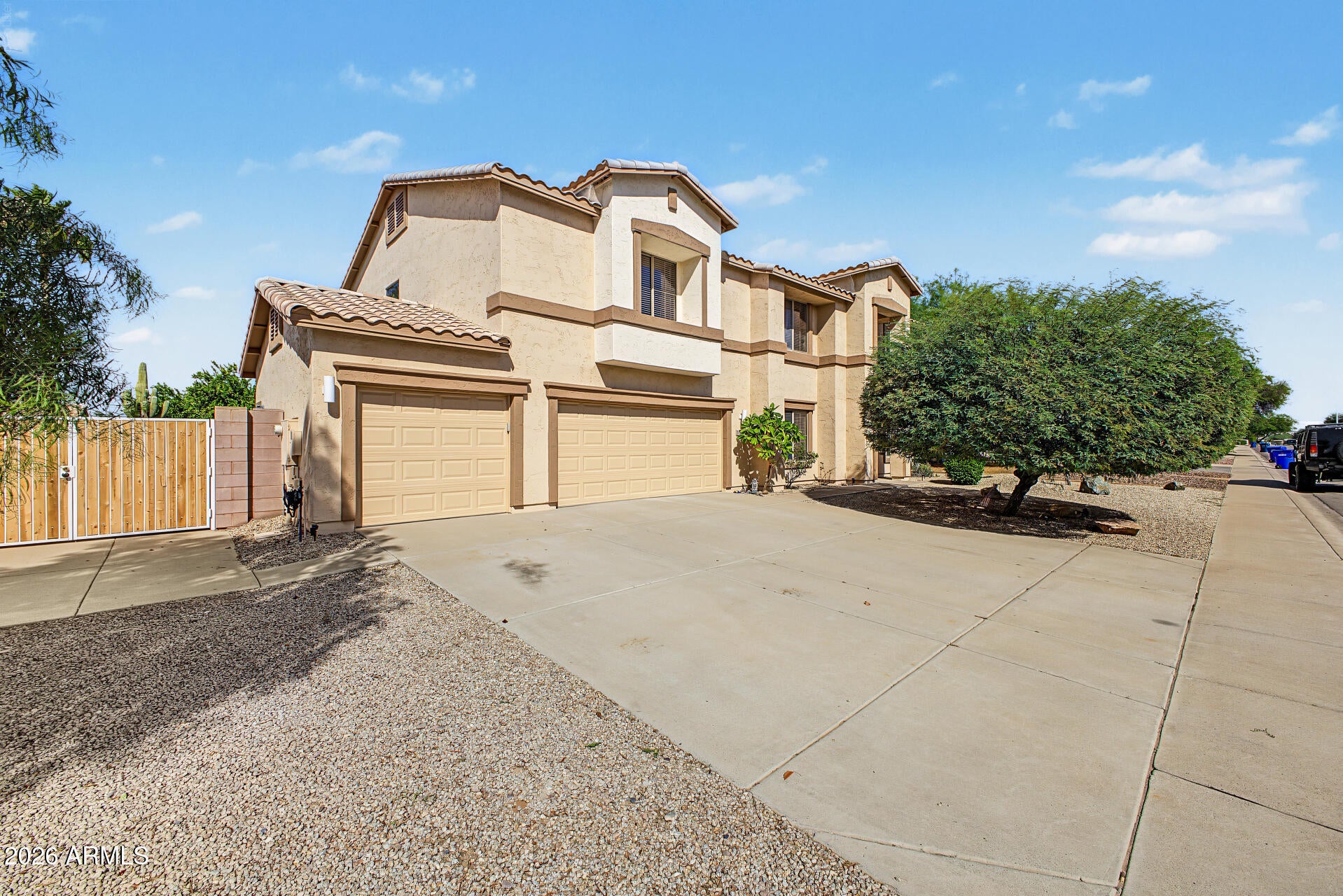 1124 E San Carlos Way