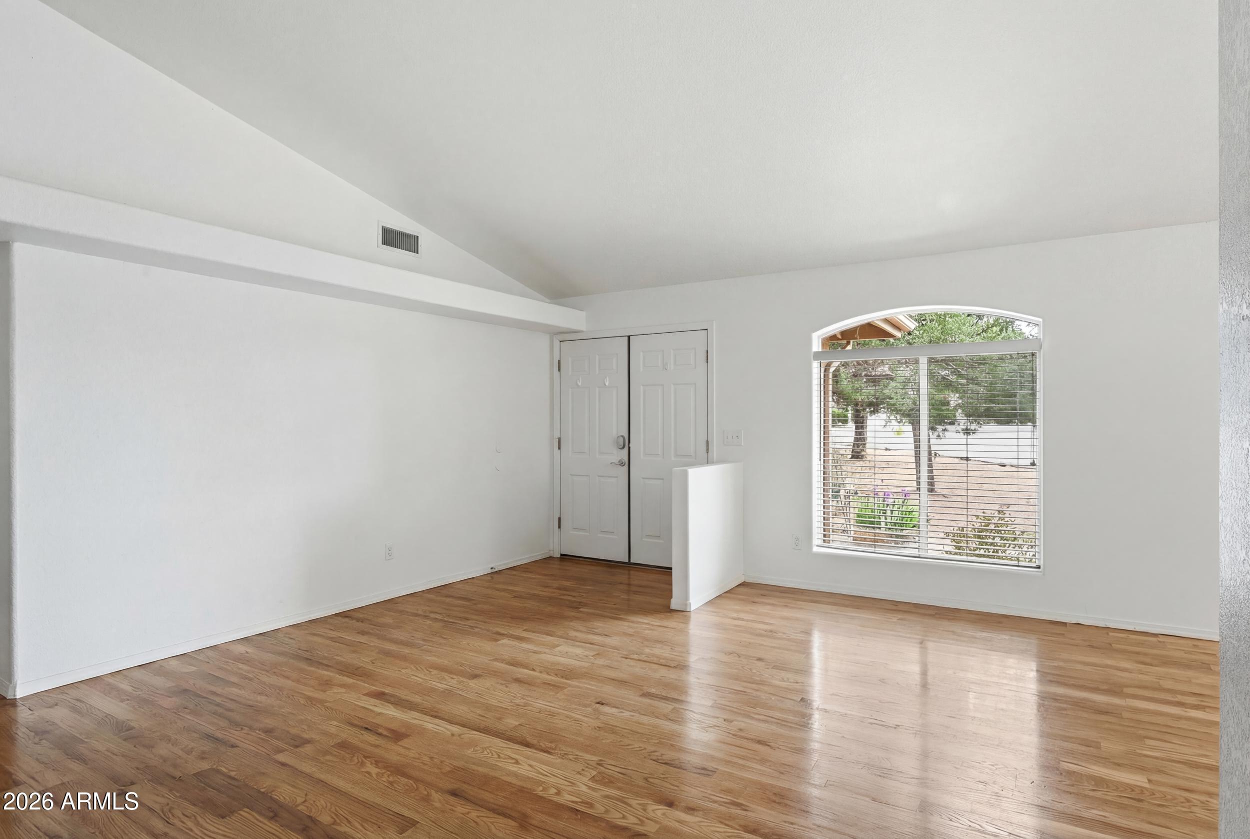 416 E CONTINENTAL Drive