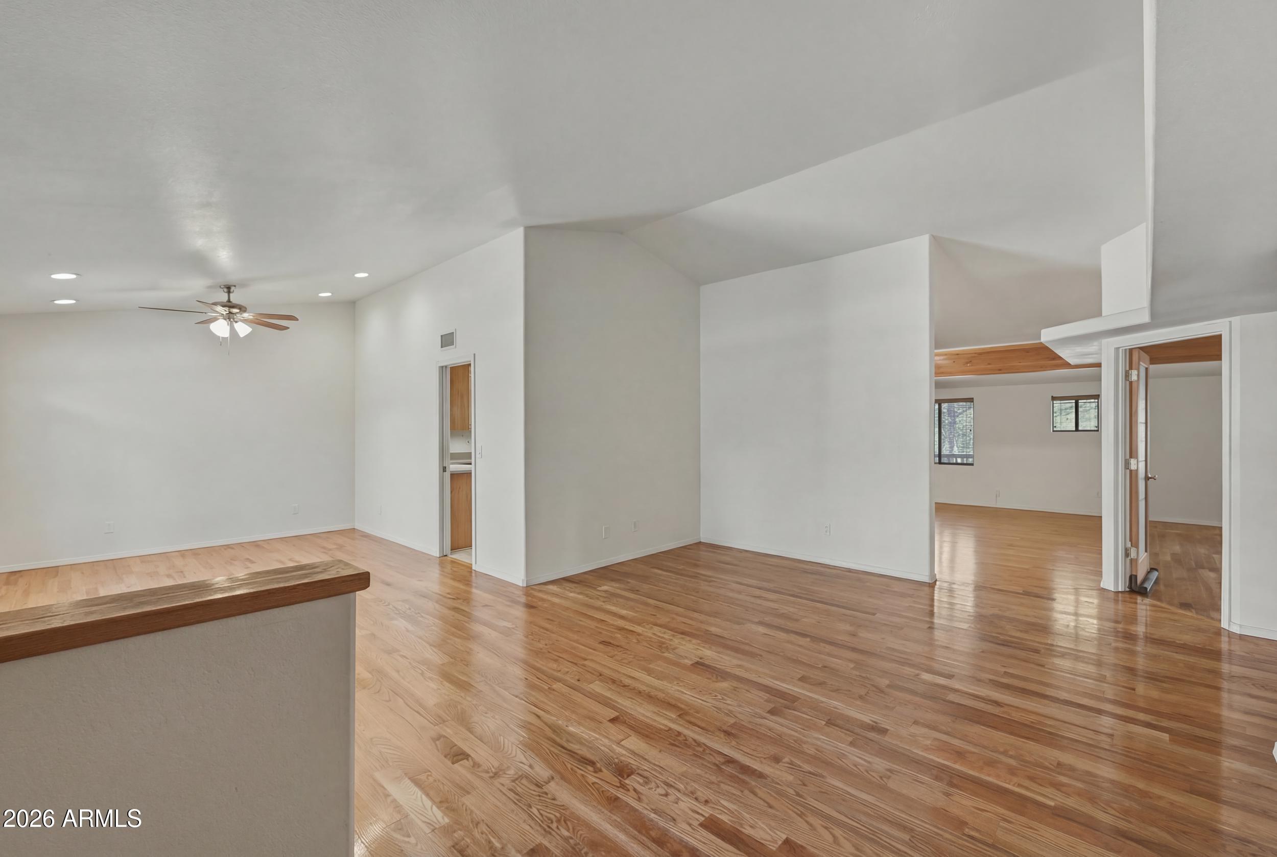 416 E CONTINENTAL Drive