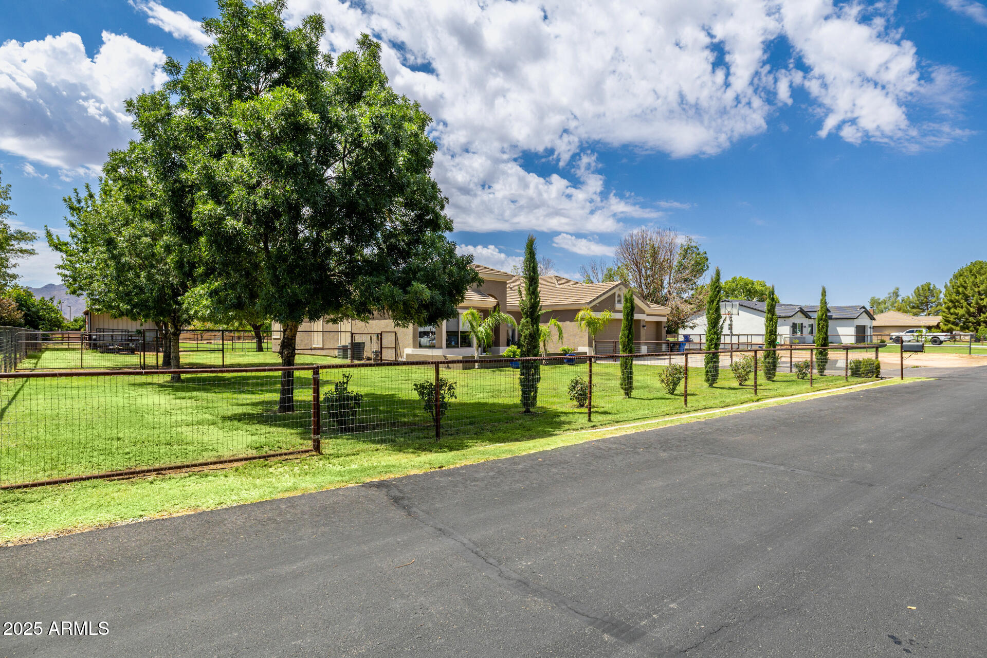 3785 E VIA DEL RANCHO Road