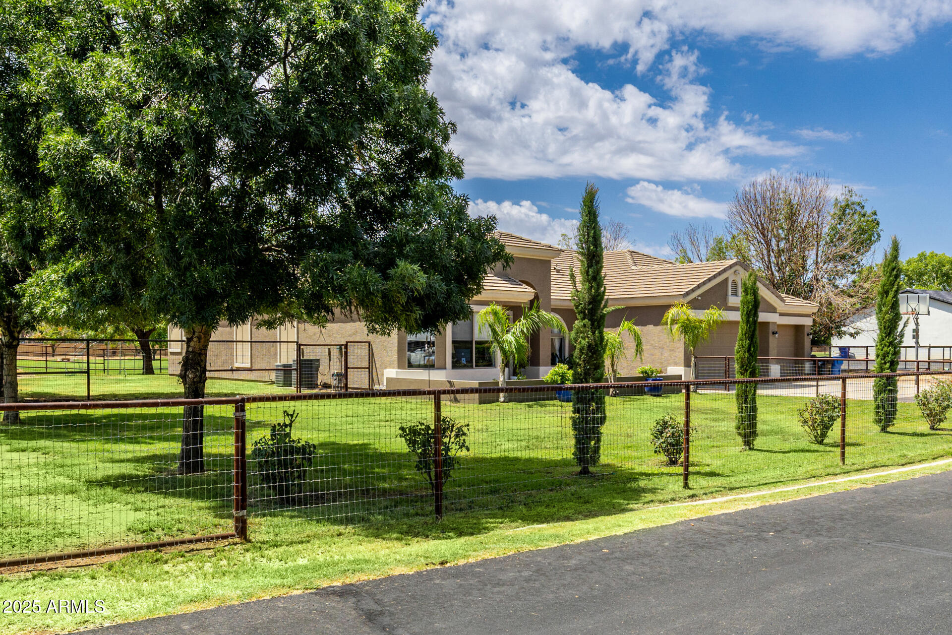 3785 E VIA DEL RANCHO Road