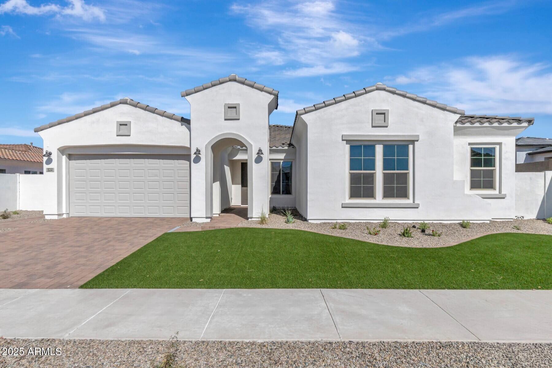 1032 W J WALTZ Way