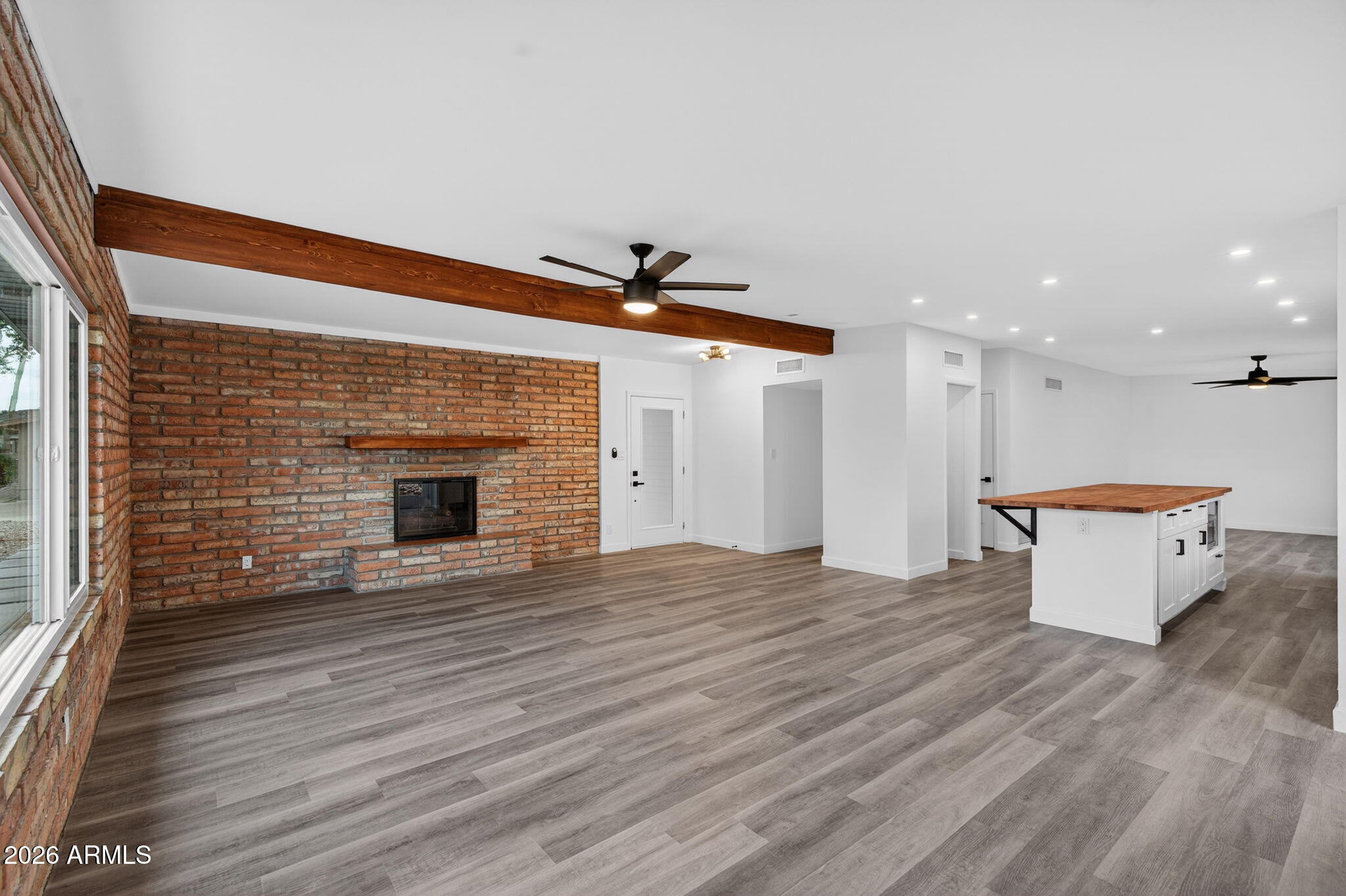 1527 W Windrose Drive