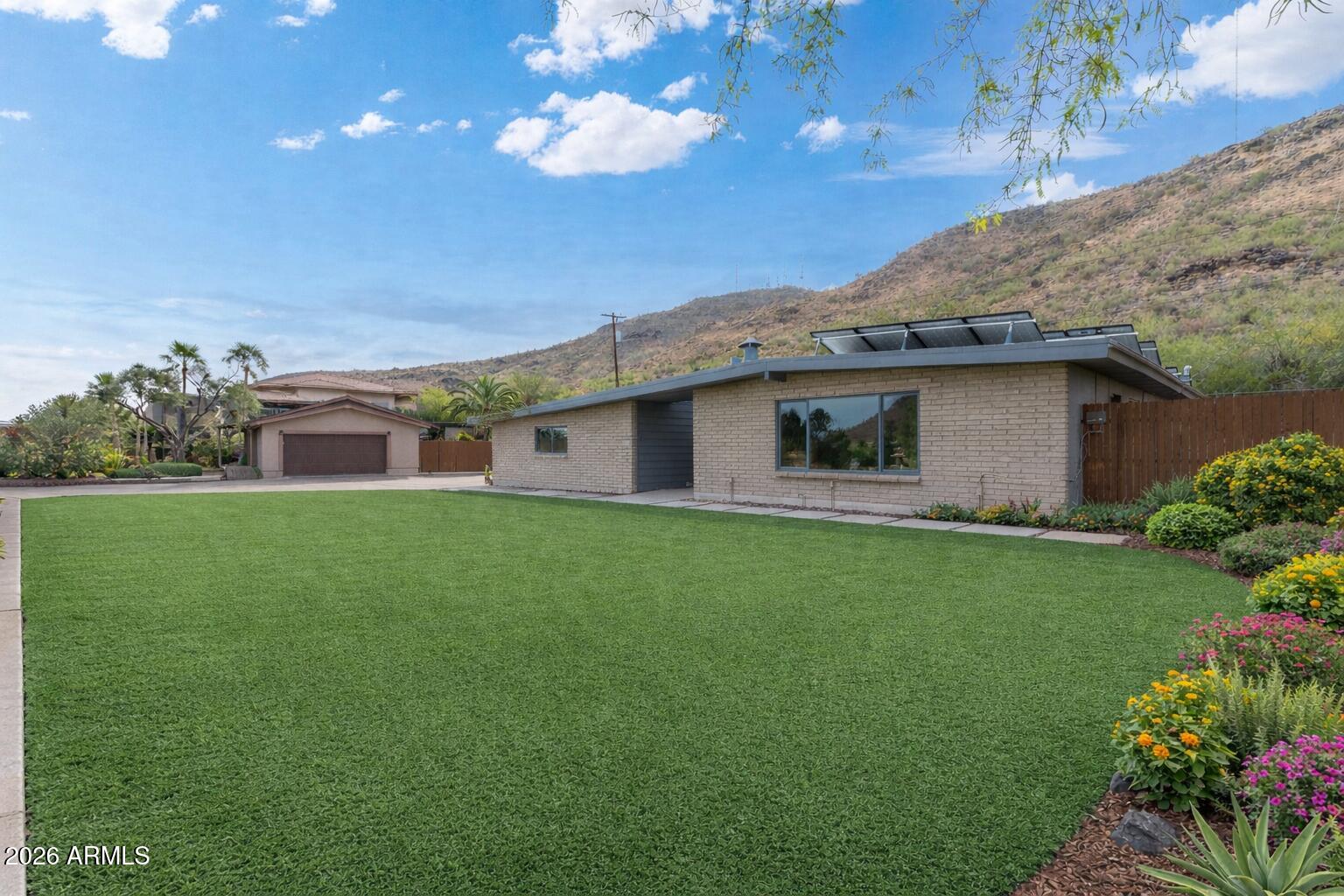 1527 W Windrose Drive