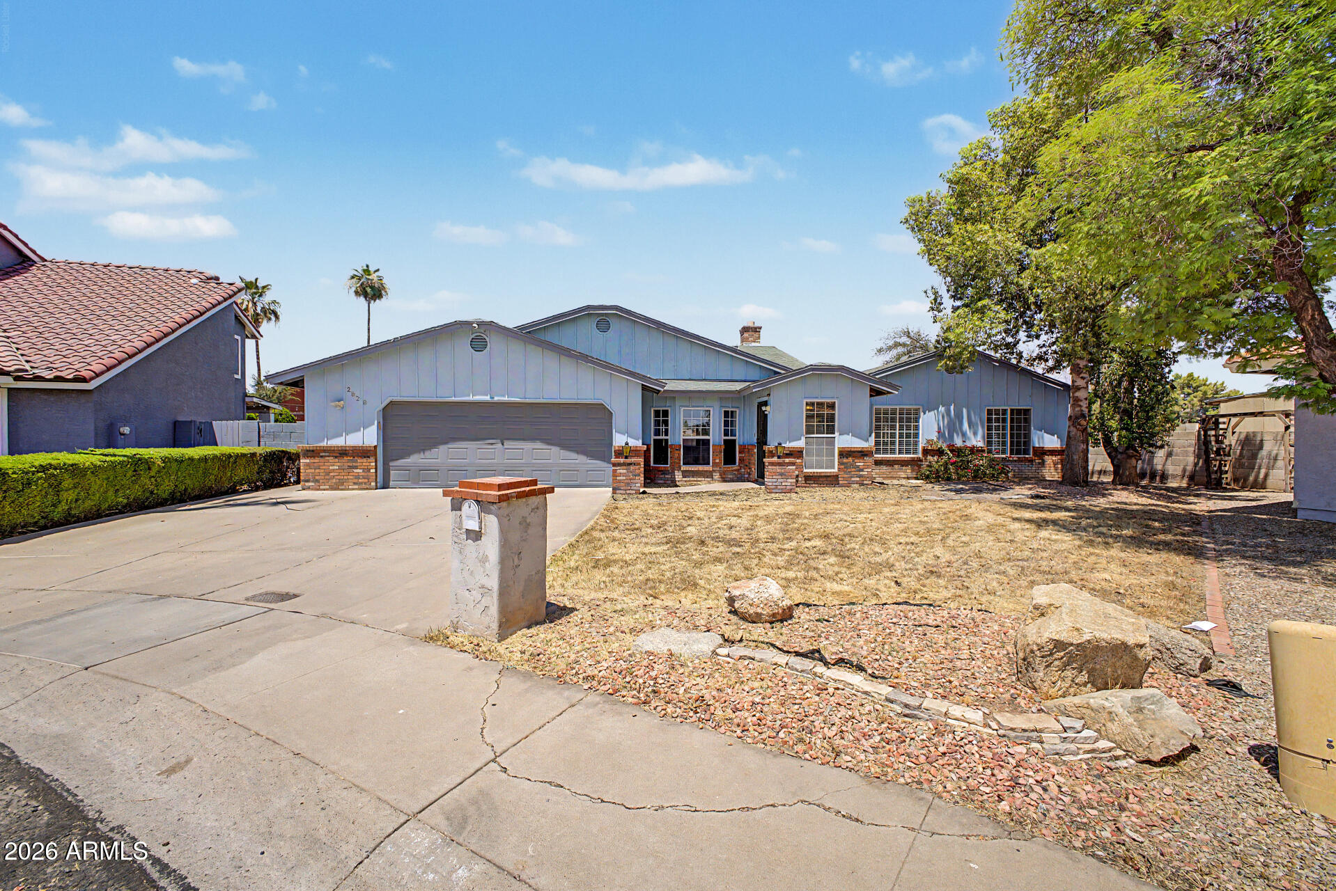 2828 W NORTHVIEW Avenue