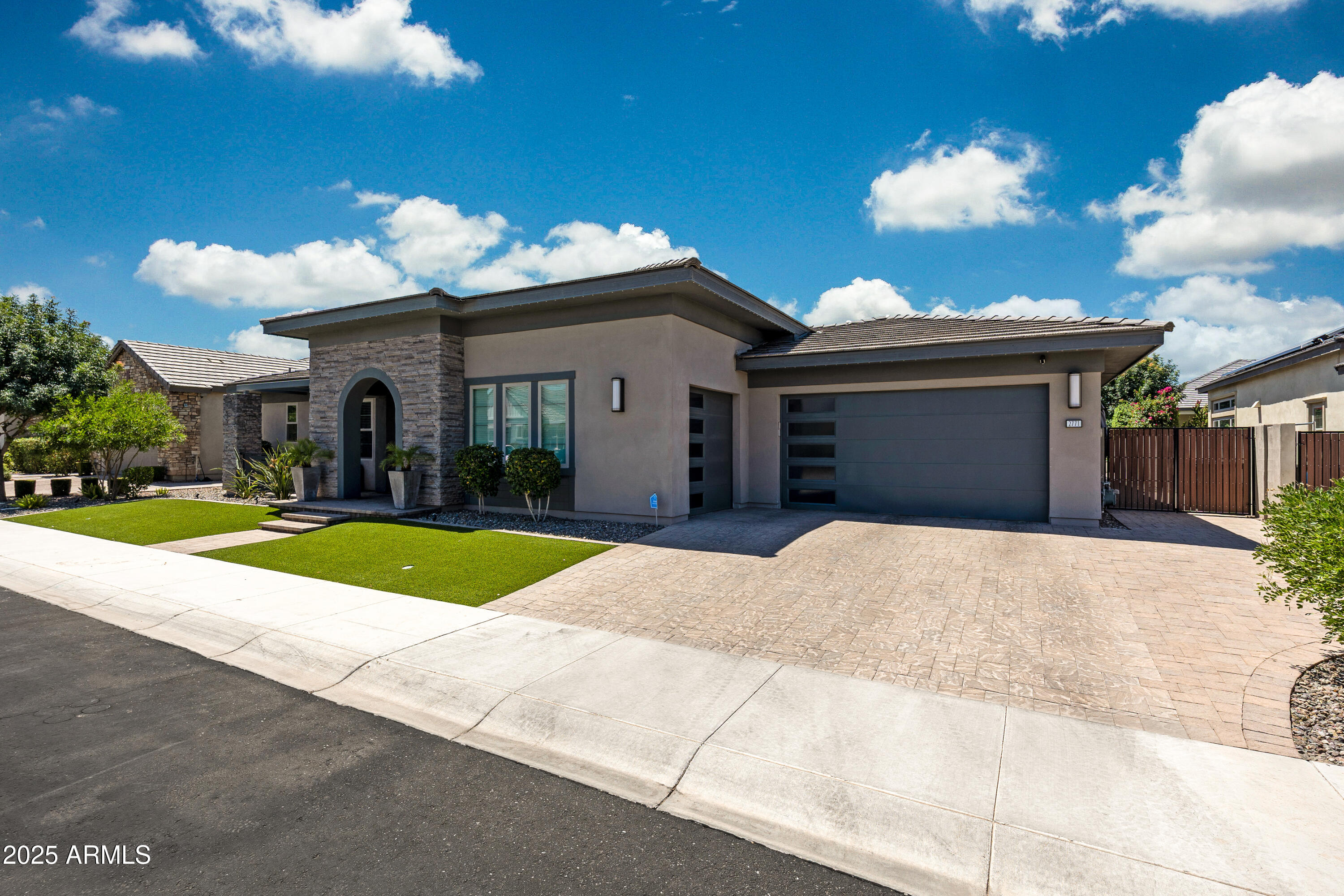 2771 E BONANZA Court