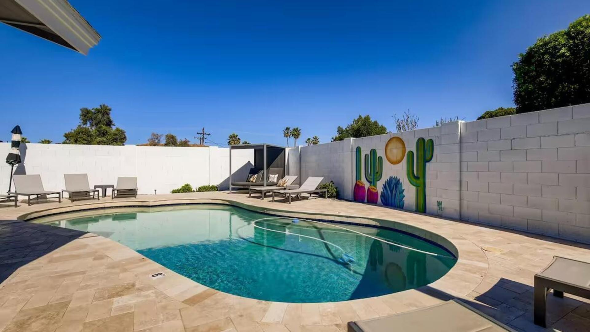 8115 E Edgemont Avenue