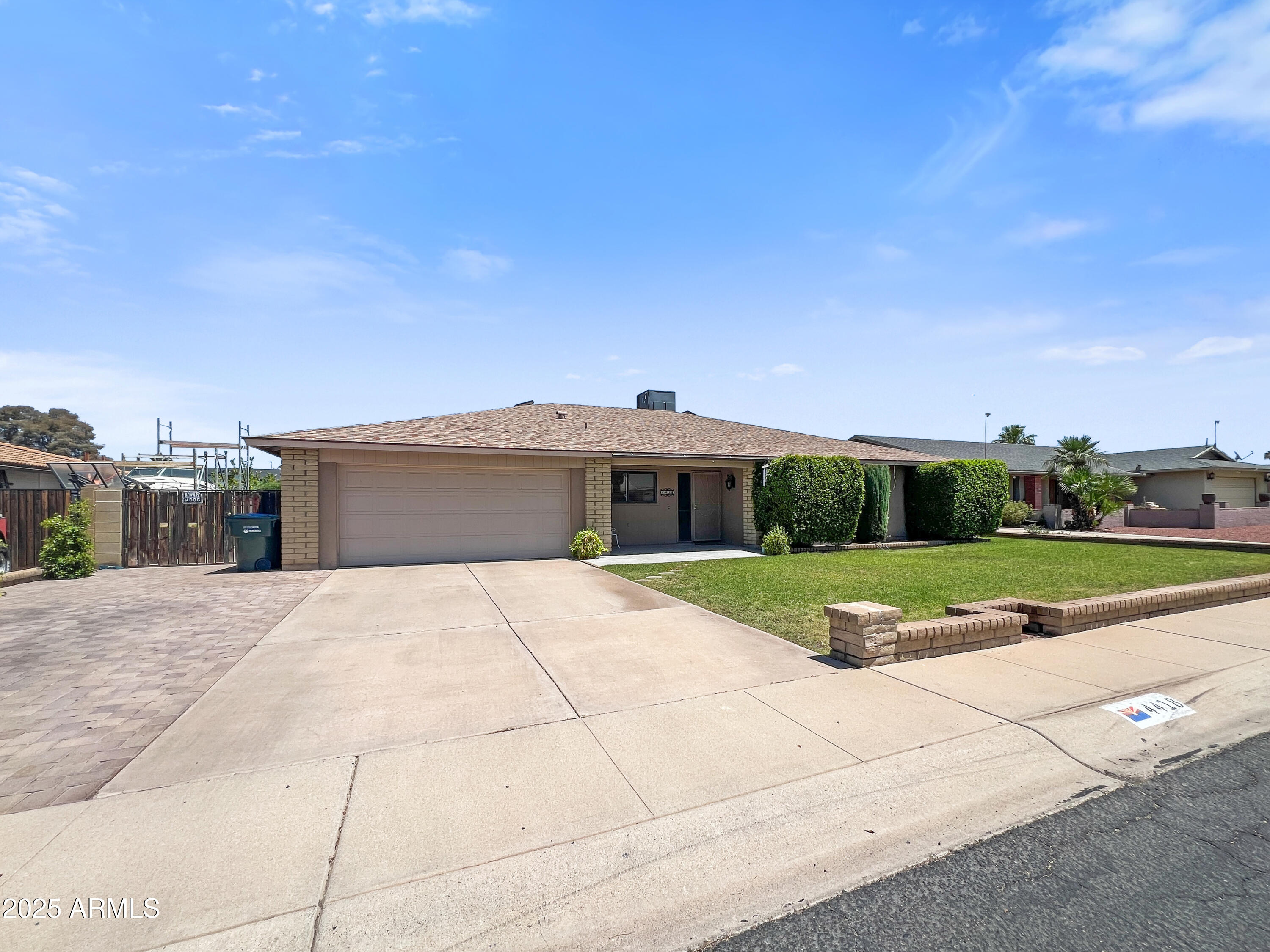 4418 W CORRINE Drive