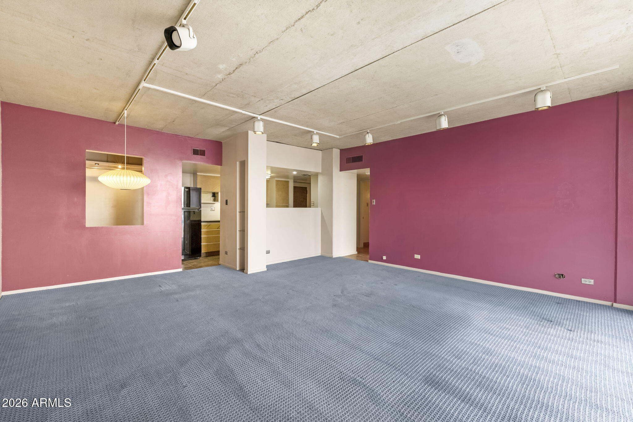 207 W CLARENDON Avenue 3H