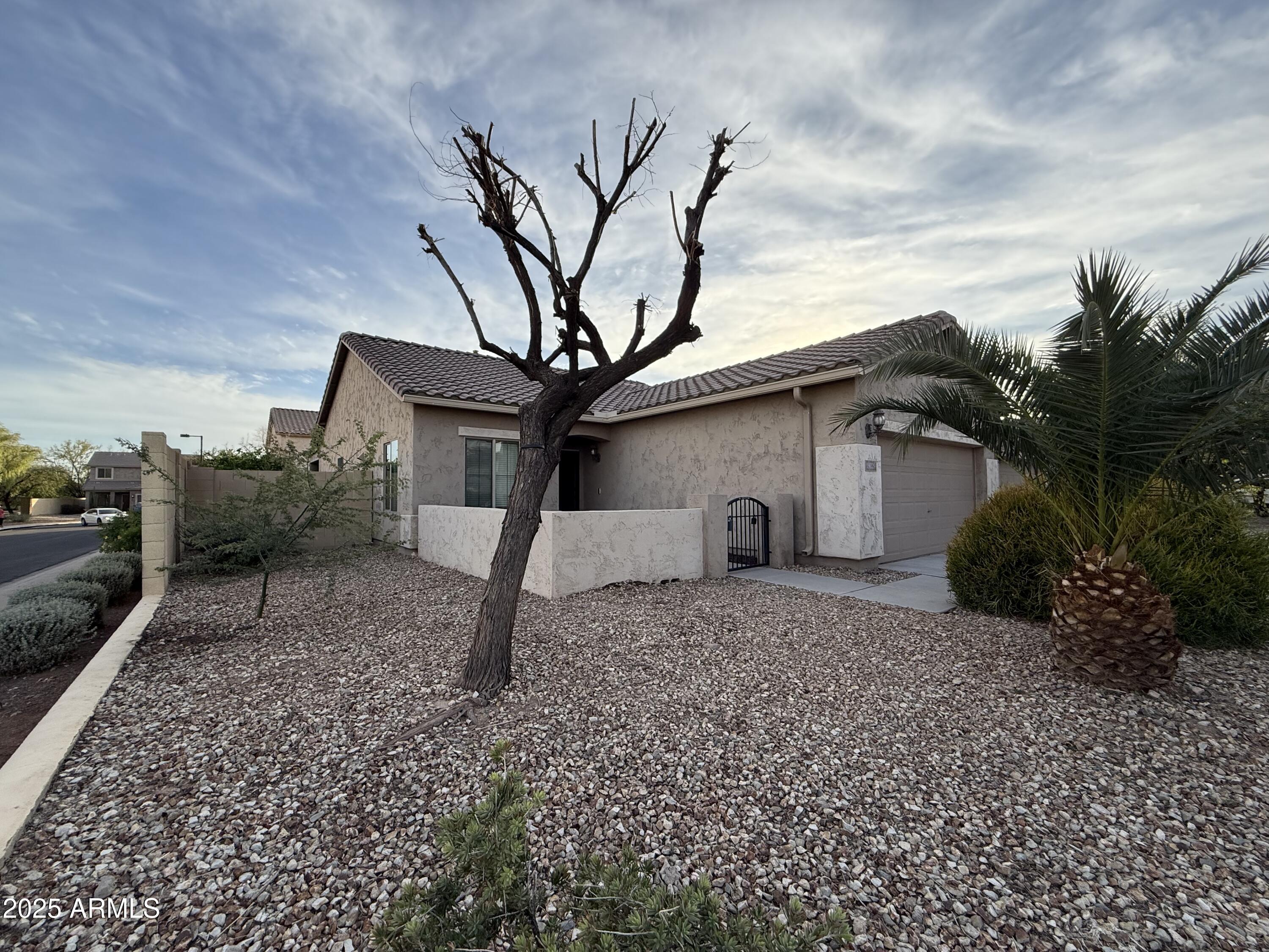 19229 W ADAMS Street