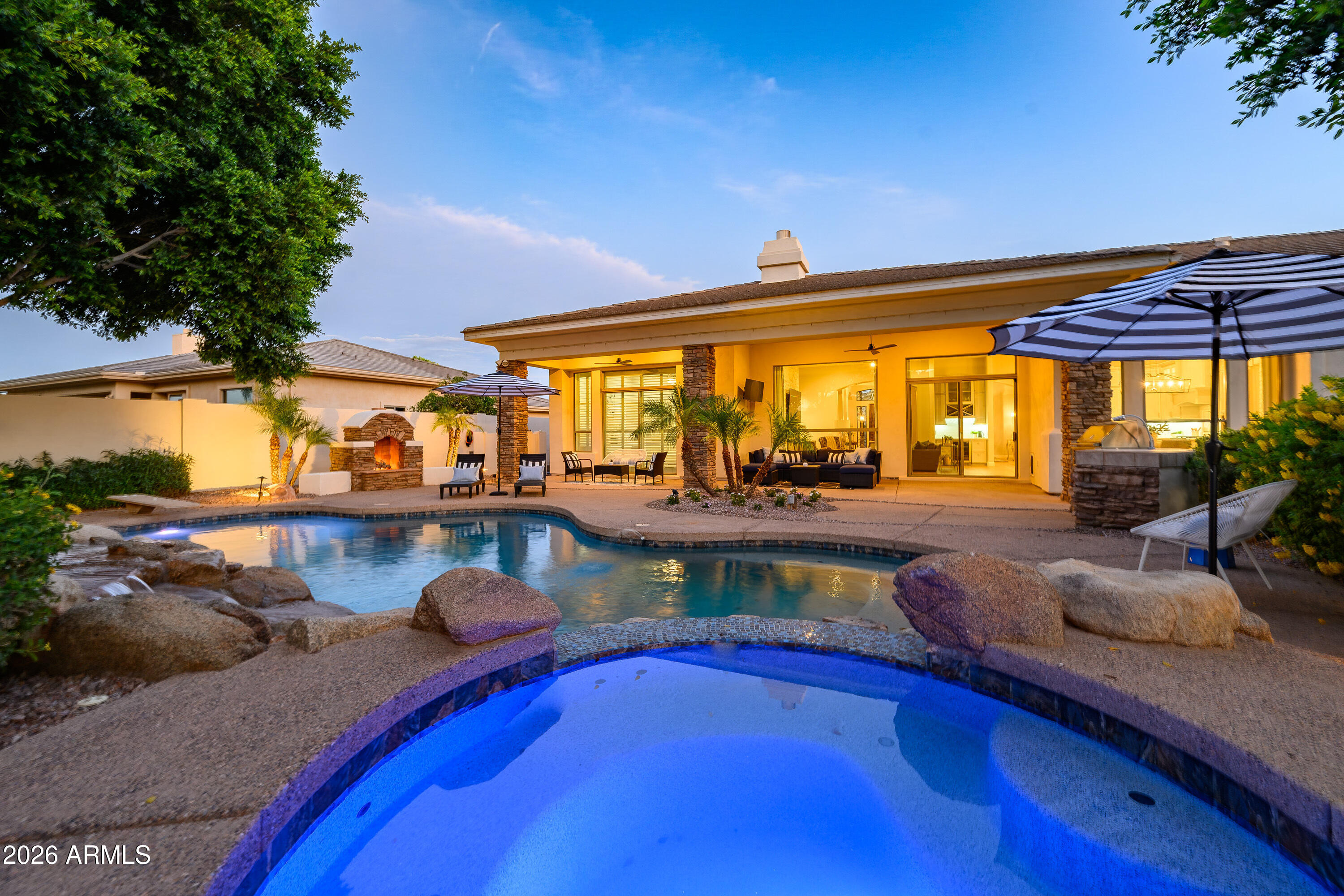 1670 W GRAND CANYON Drive