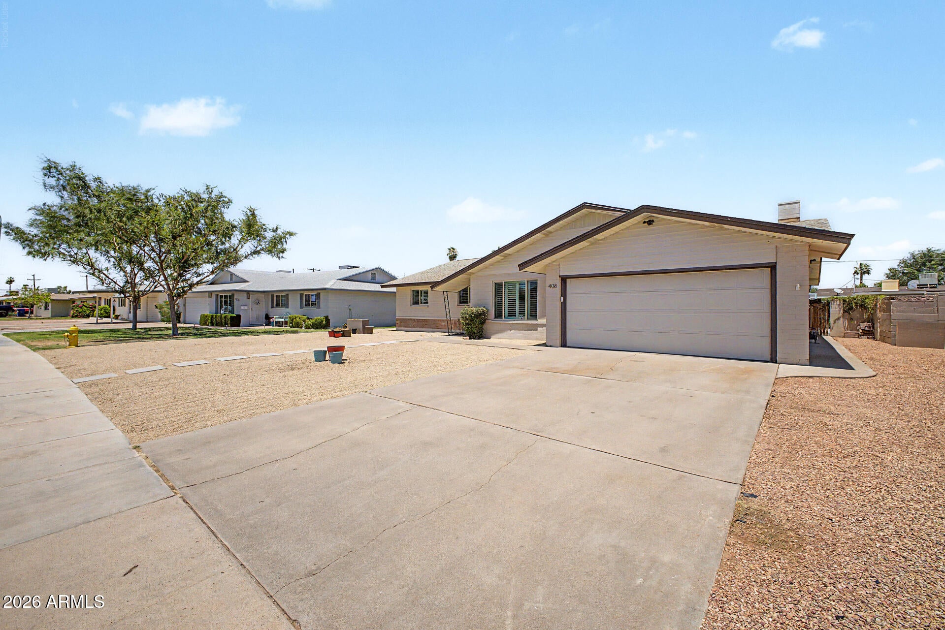 408 E LA JOLLA Drive